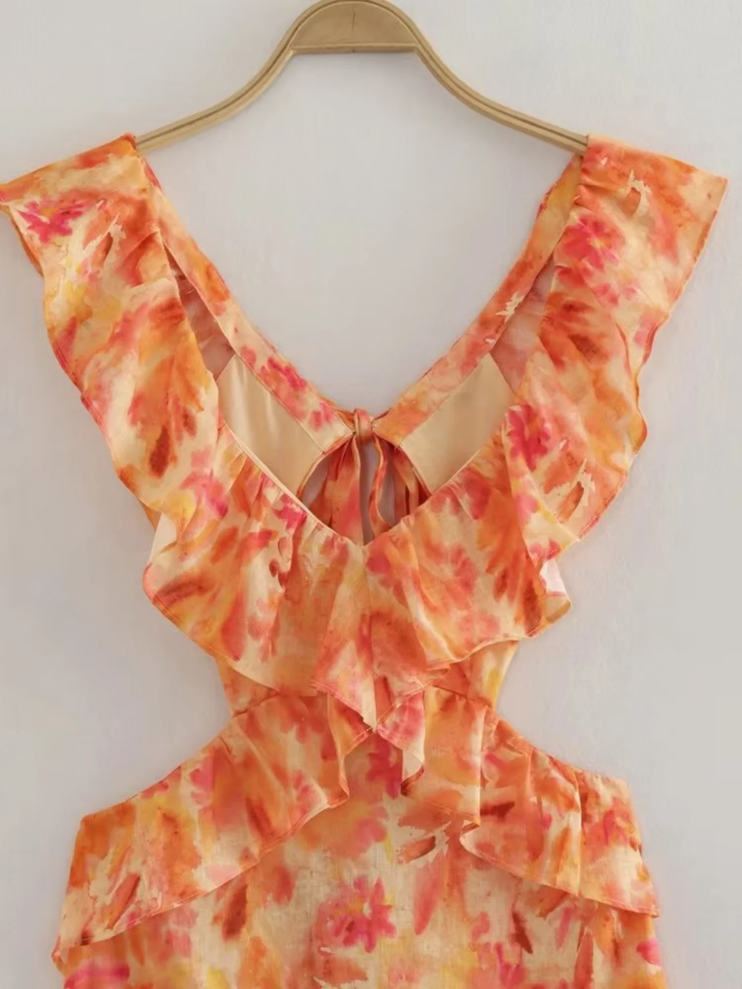 Floral Print Cutouts Revealing The Waist And Back V-neck Suspenders Maxi Dresses - Image 4
