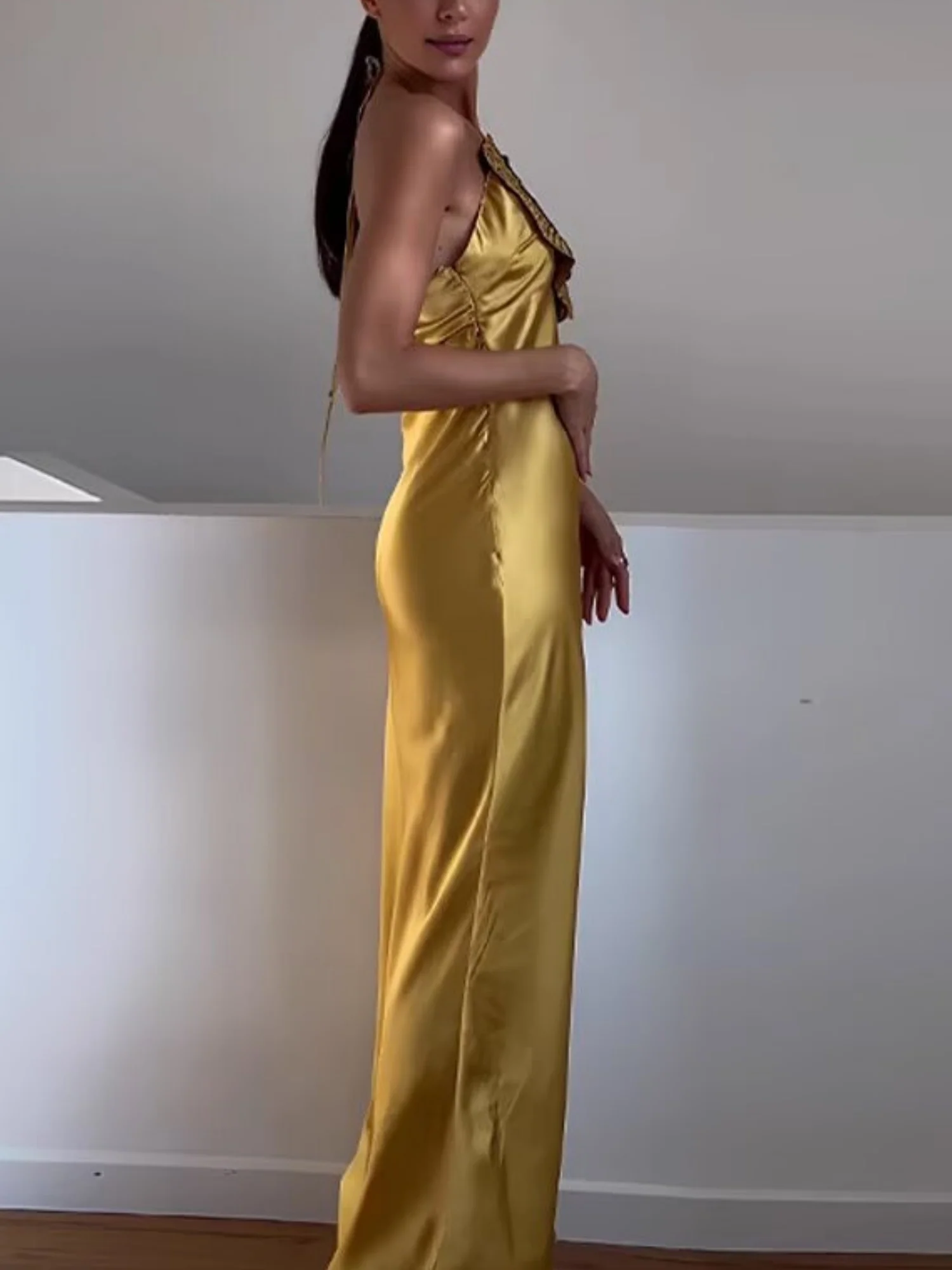 Rhinestone 3D Flower Halter Neck And Backless Satin Maxi Dresses - Image 2