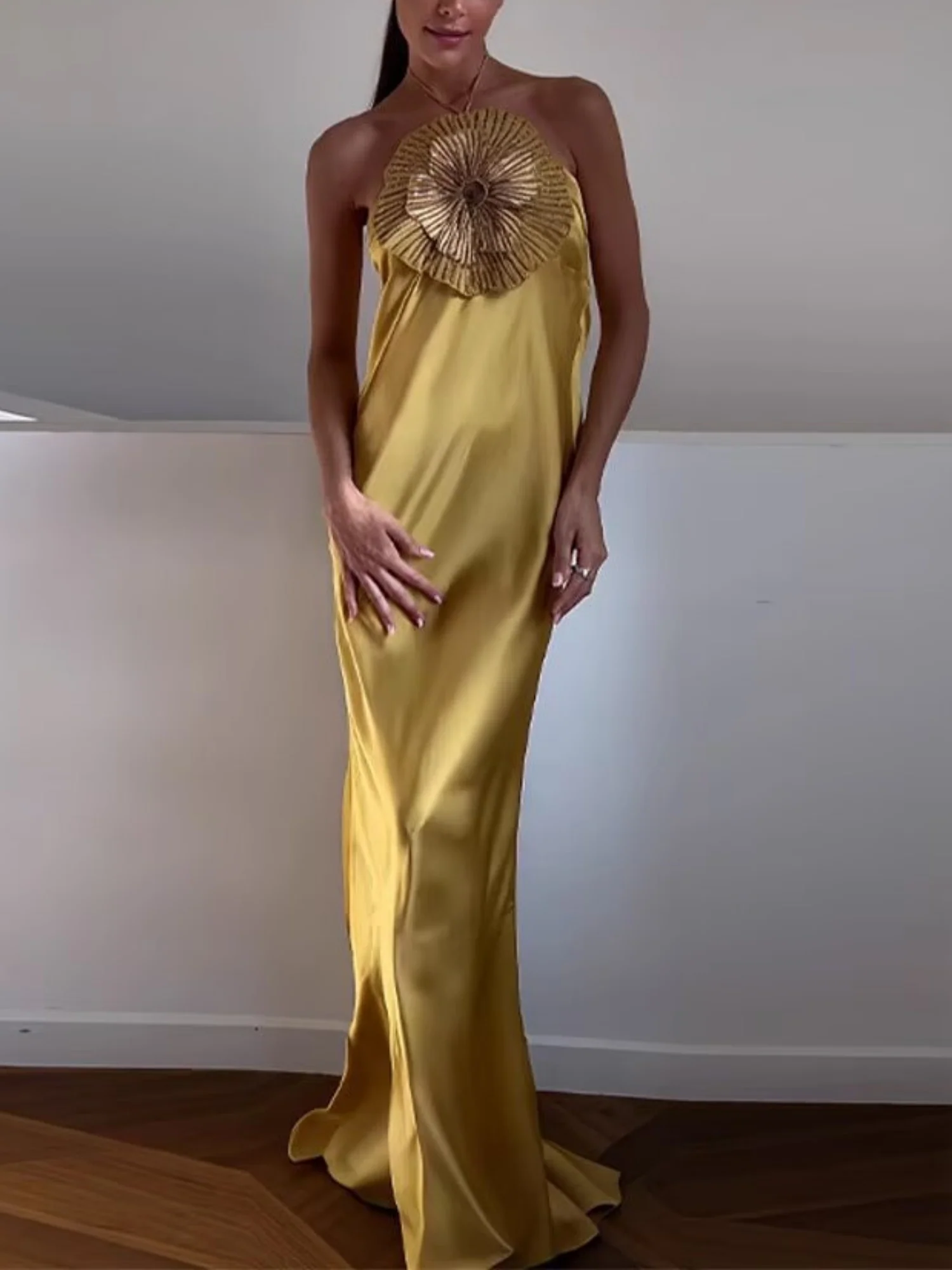Rhinestone 3D Flower Halter Neck And Backless Satin Maxi Dresses - Image 3