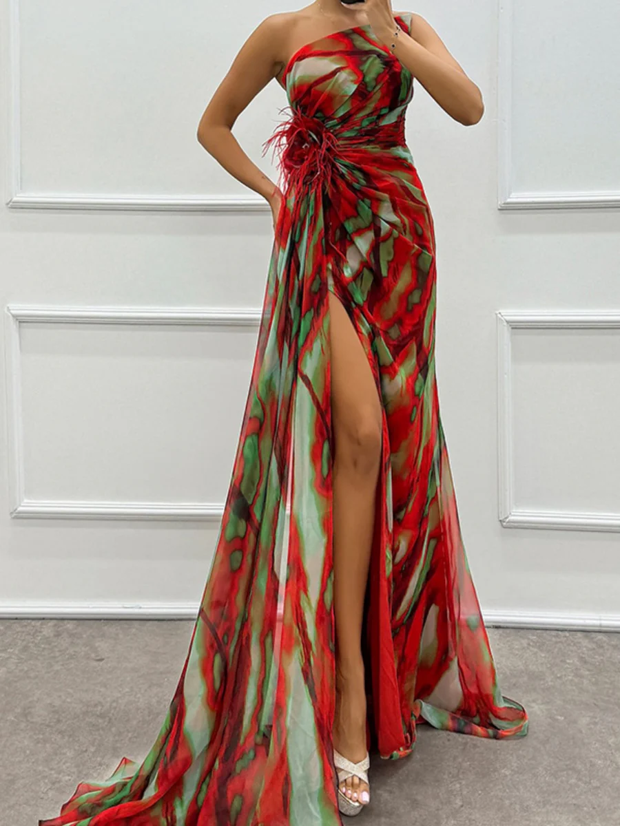 Sloping Shoulders Printed Reunion Maxi Dresses - Image 3