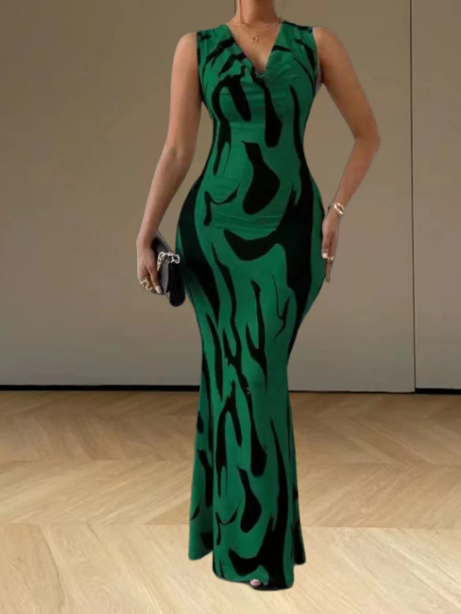 Printed Halter Hip-hugging Maxi Dresses - Image 6