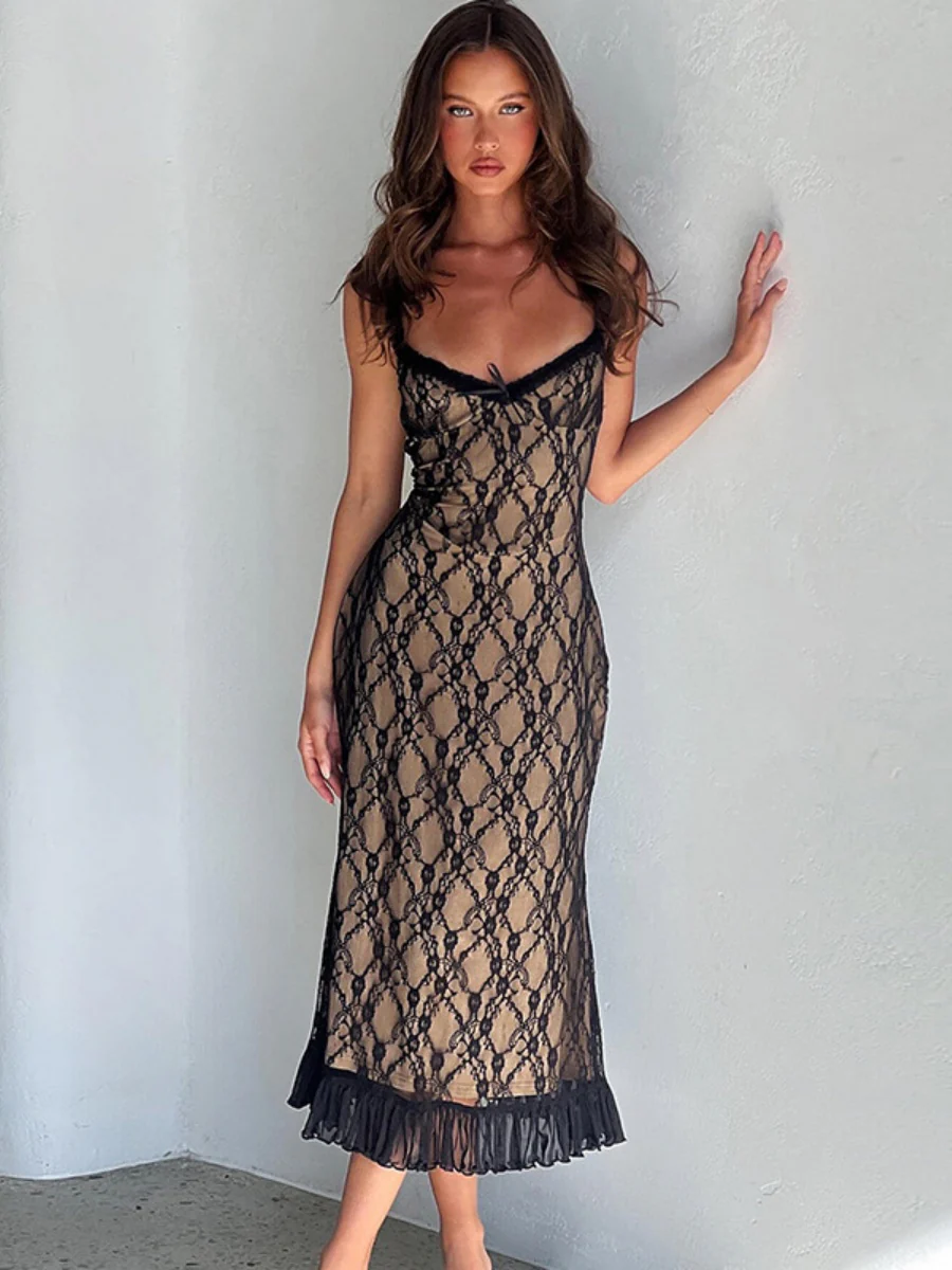 Black Lace Long Dress With A Bow At The Chest - Image 3