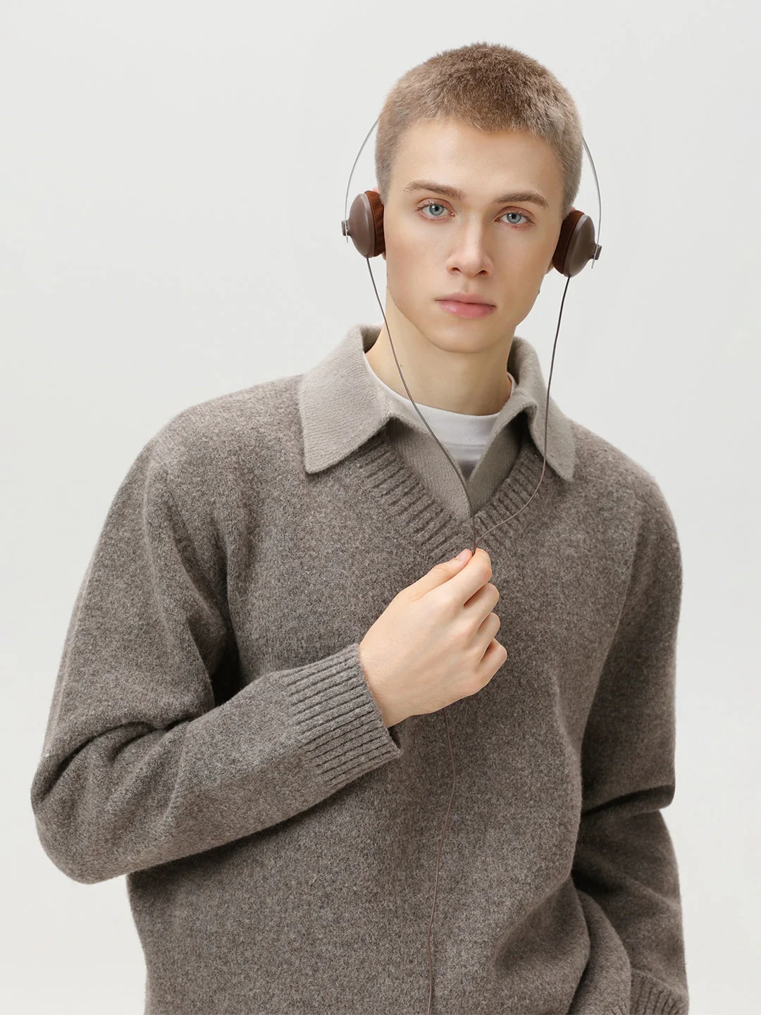 Fake two-piece lapel sweater - Image 3