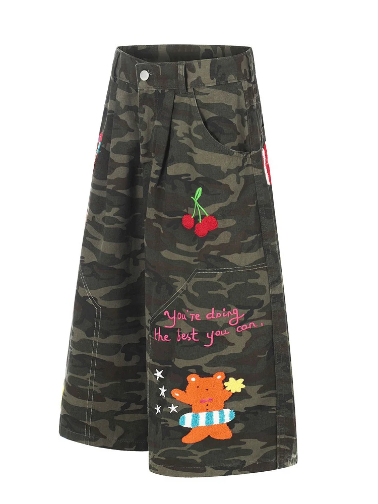 Cartoon Embroidery Camouflage Work Clothes Vibe Wide Leg Five Points Shorts - Image 3