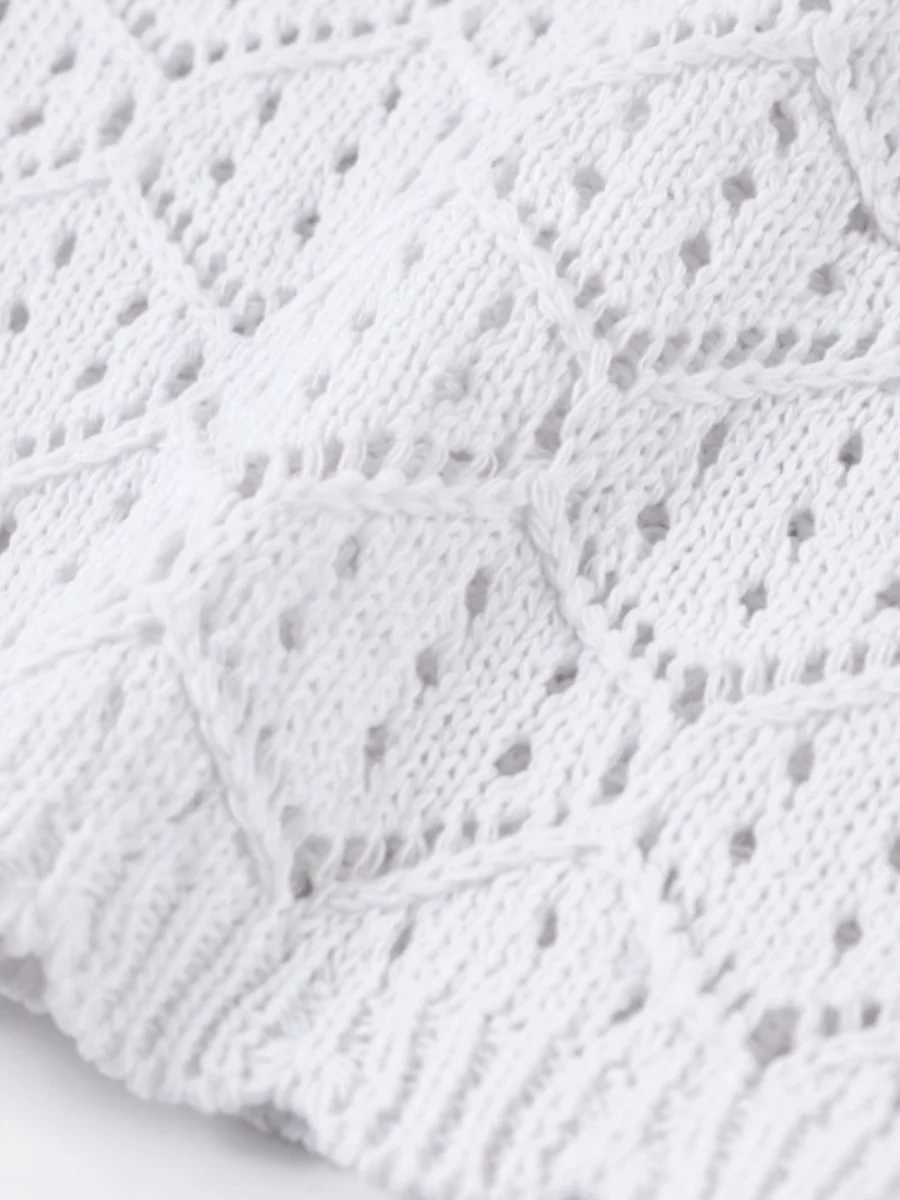 Comfortable And Casual Openwork Cropped Knit Shorts Two-piece Set - Image 7