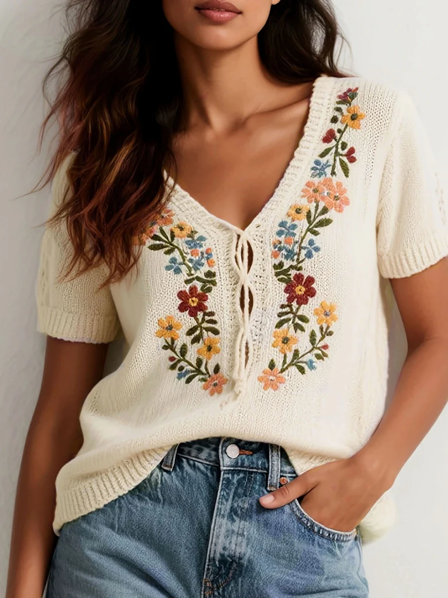 Retro Floral Embroidered Knit V-neck Short-sleeved T-shirt - Image 3