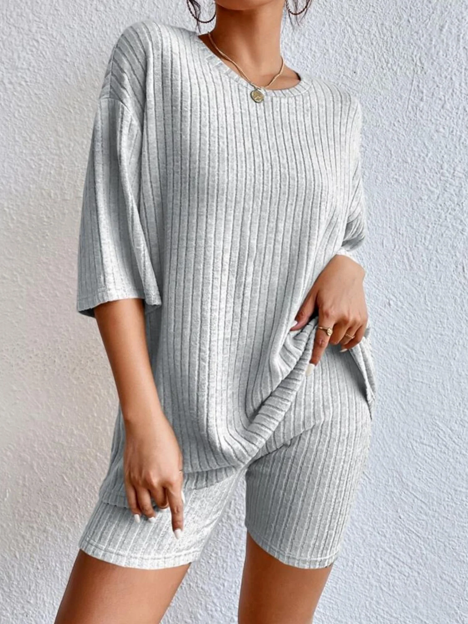 Piping Crew Neck Loose T-shirt And Shorts 2-piece Sets - Image 3