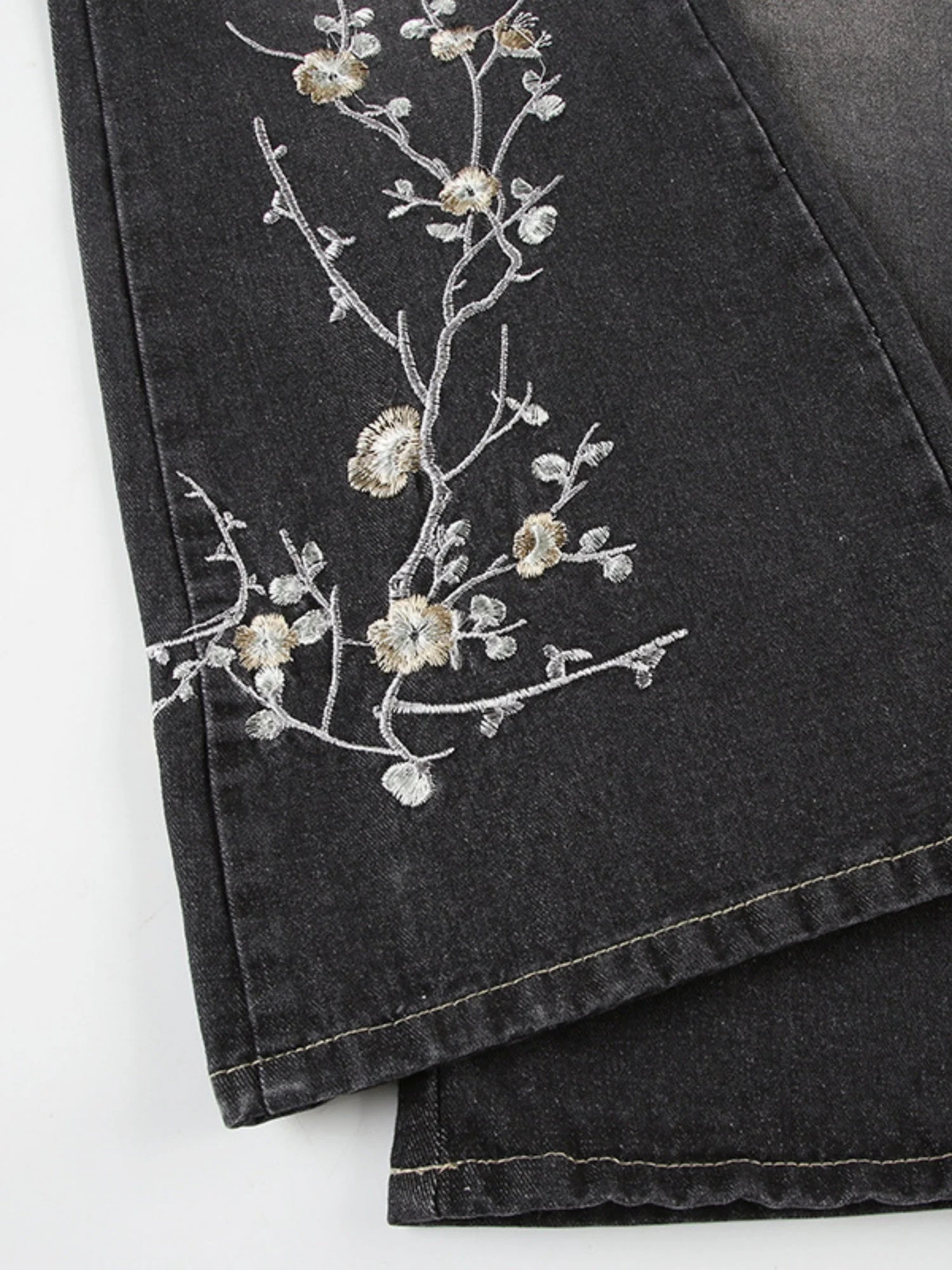 Floral Embroidery Retro Bell-bottoms Jeans - Image 7