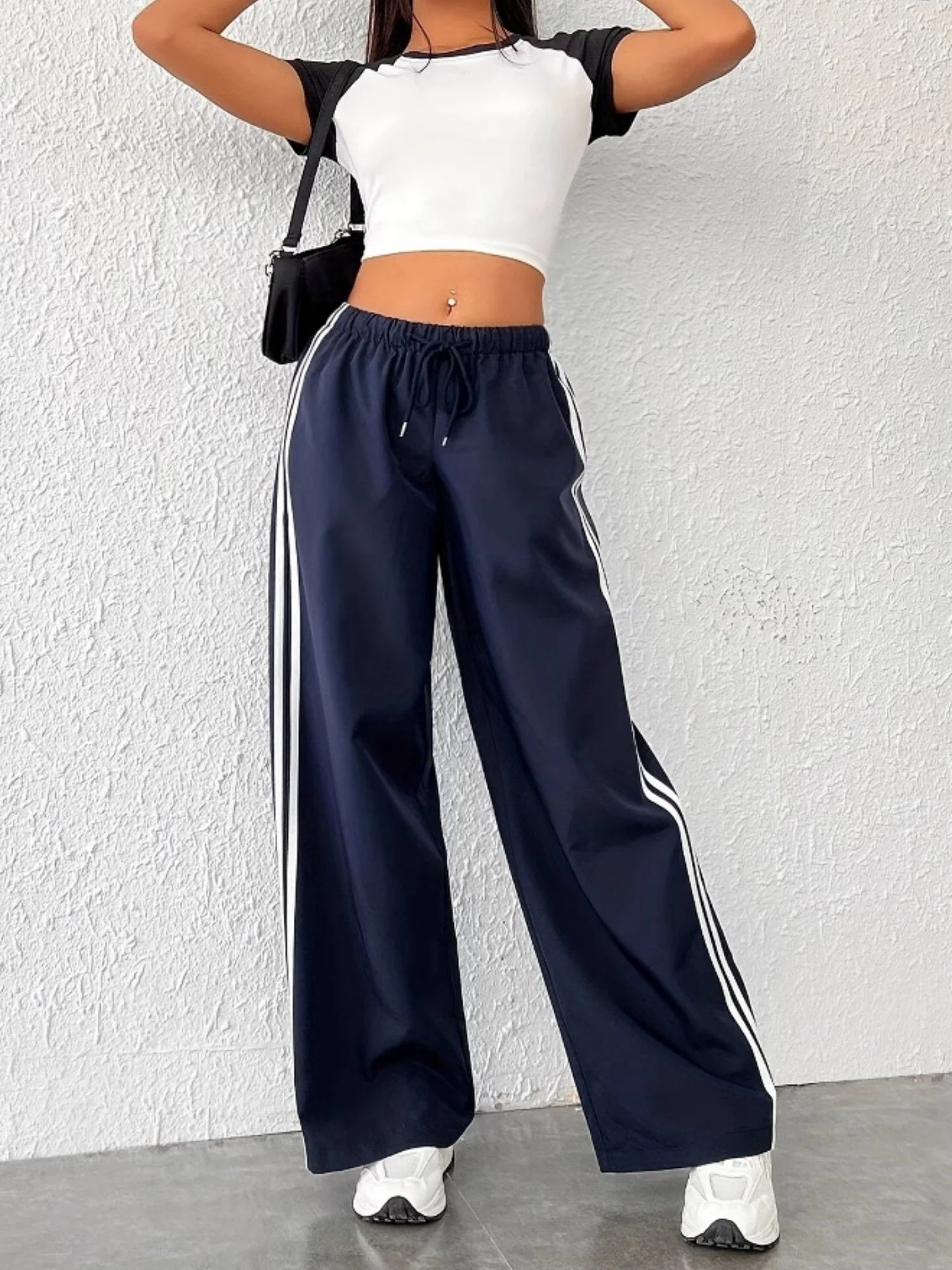 Side Stripes Elastic Waist Drawstring High Waist Casual Straight-leg Sports Trousers - Image 3
