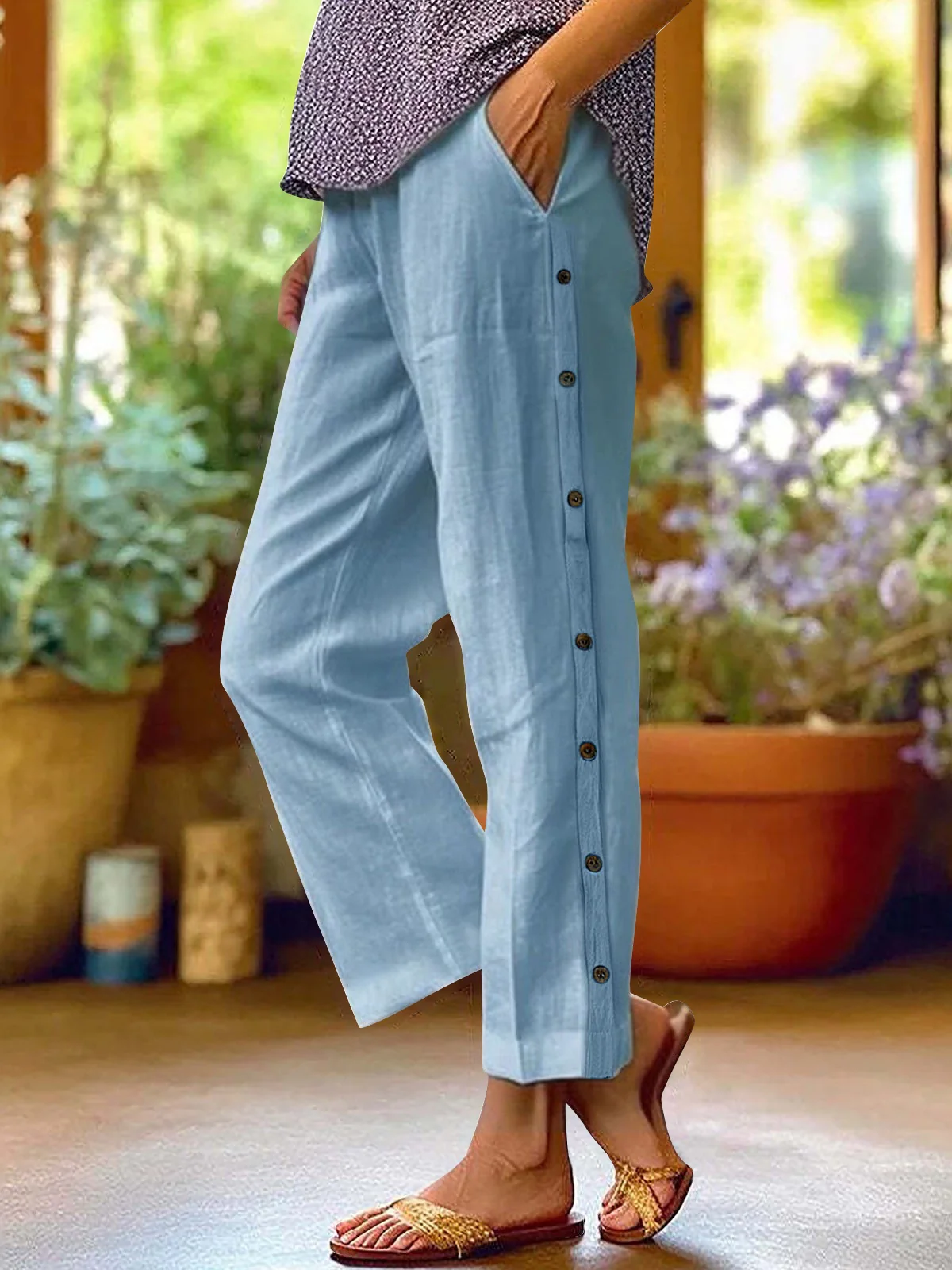 Breathable Cotton And Linen Cropped Trousers With Decorative Side Seams, Side Pockets, And A High Waist. - Image 11