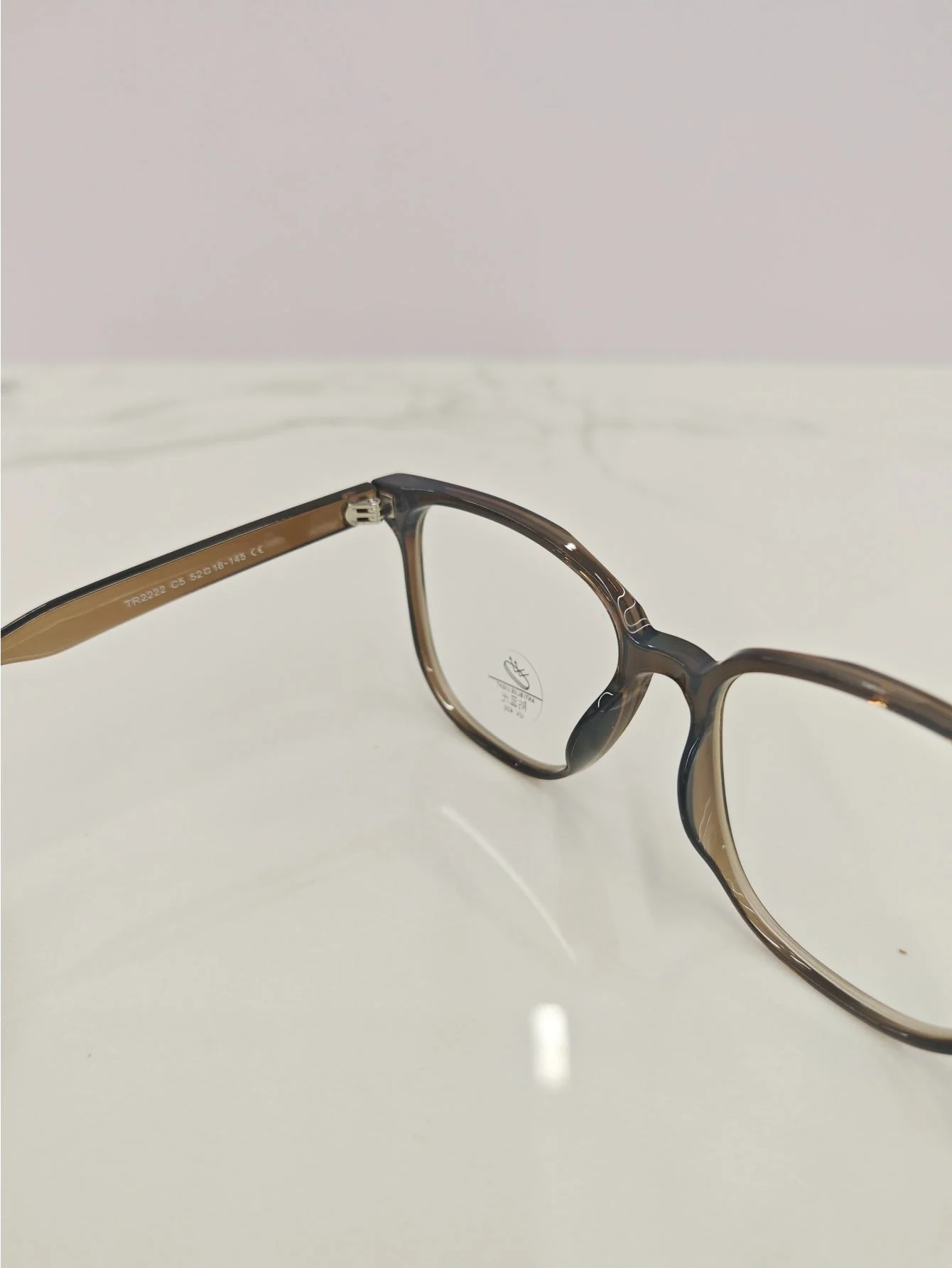 Gradient-colored Eyeglasses - Image 9