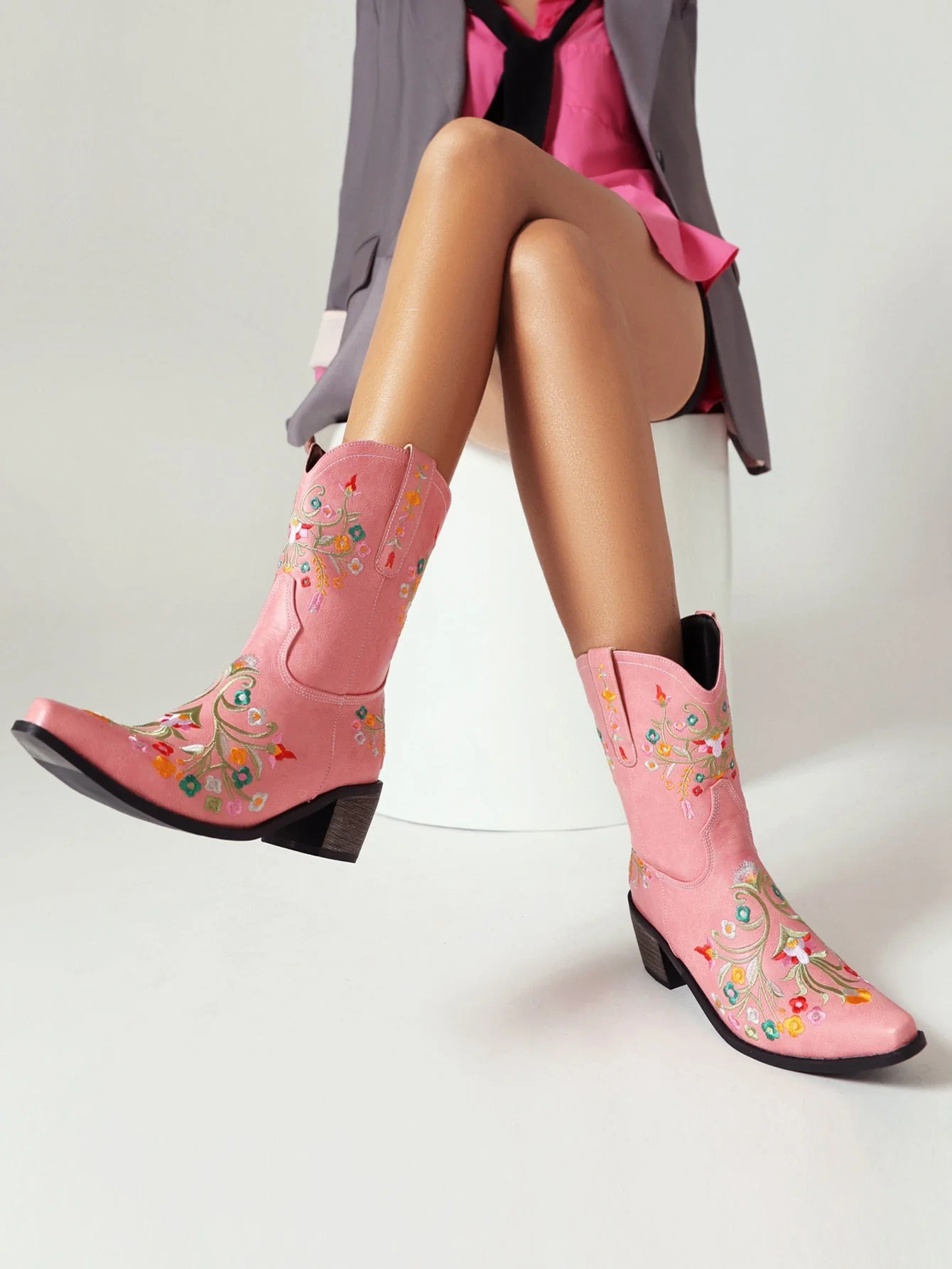 Vintage Western Floral Embroidered Women's Boots - Image 11