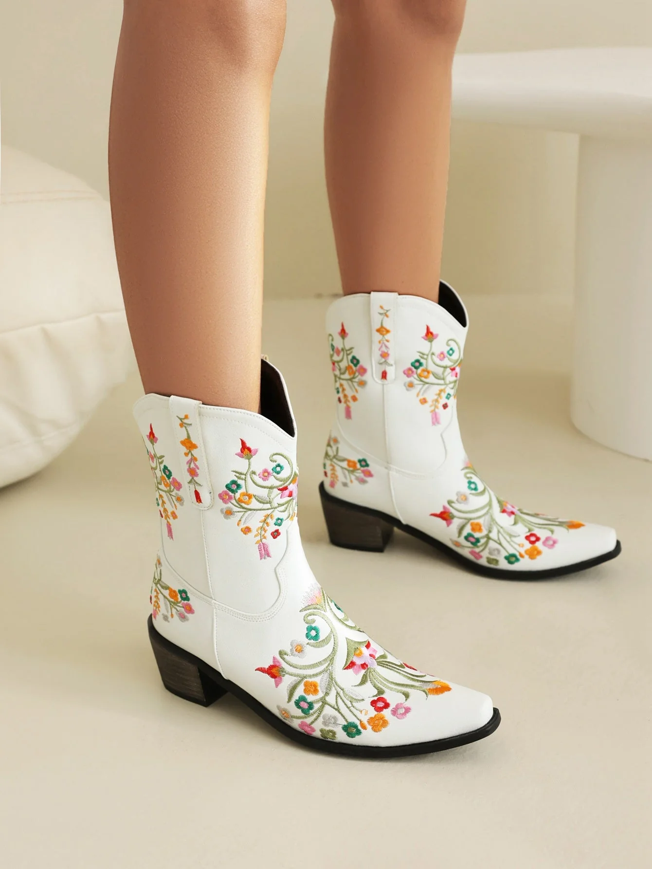 Vintage Western Floral Embroidered Women's Boots - Image 14
