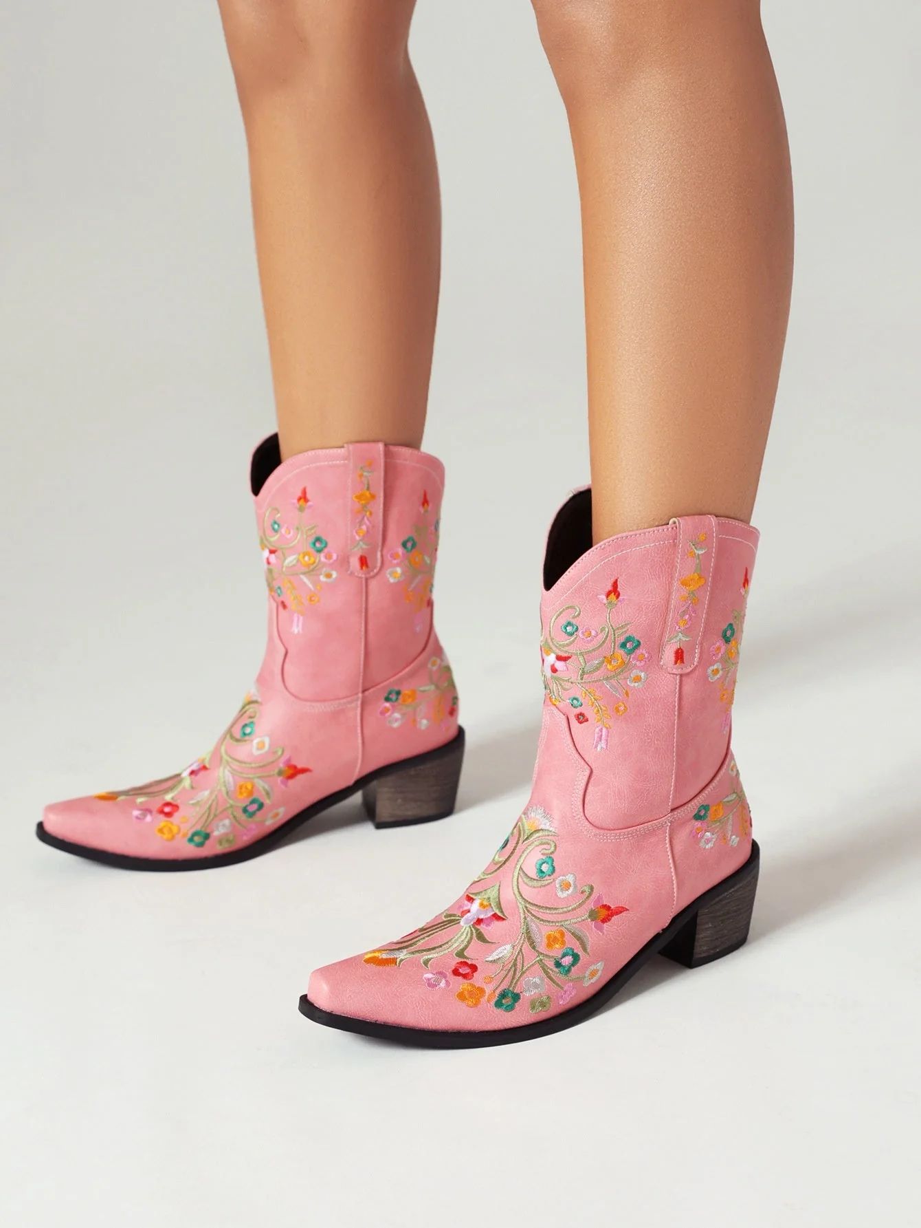 Vintage Western Floral Embroidered Women's Boots - Image 8