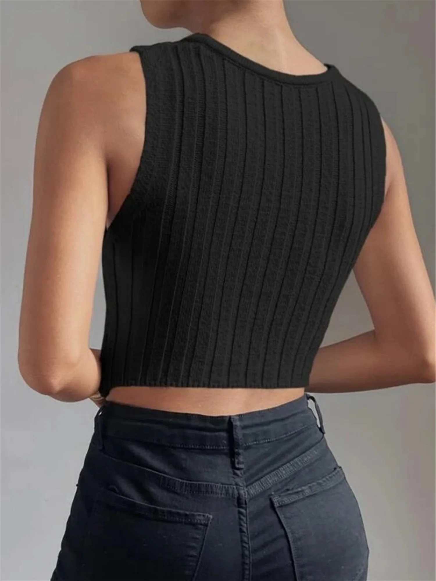 Chain Cross V-neck Knitted Vest - Image 6