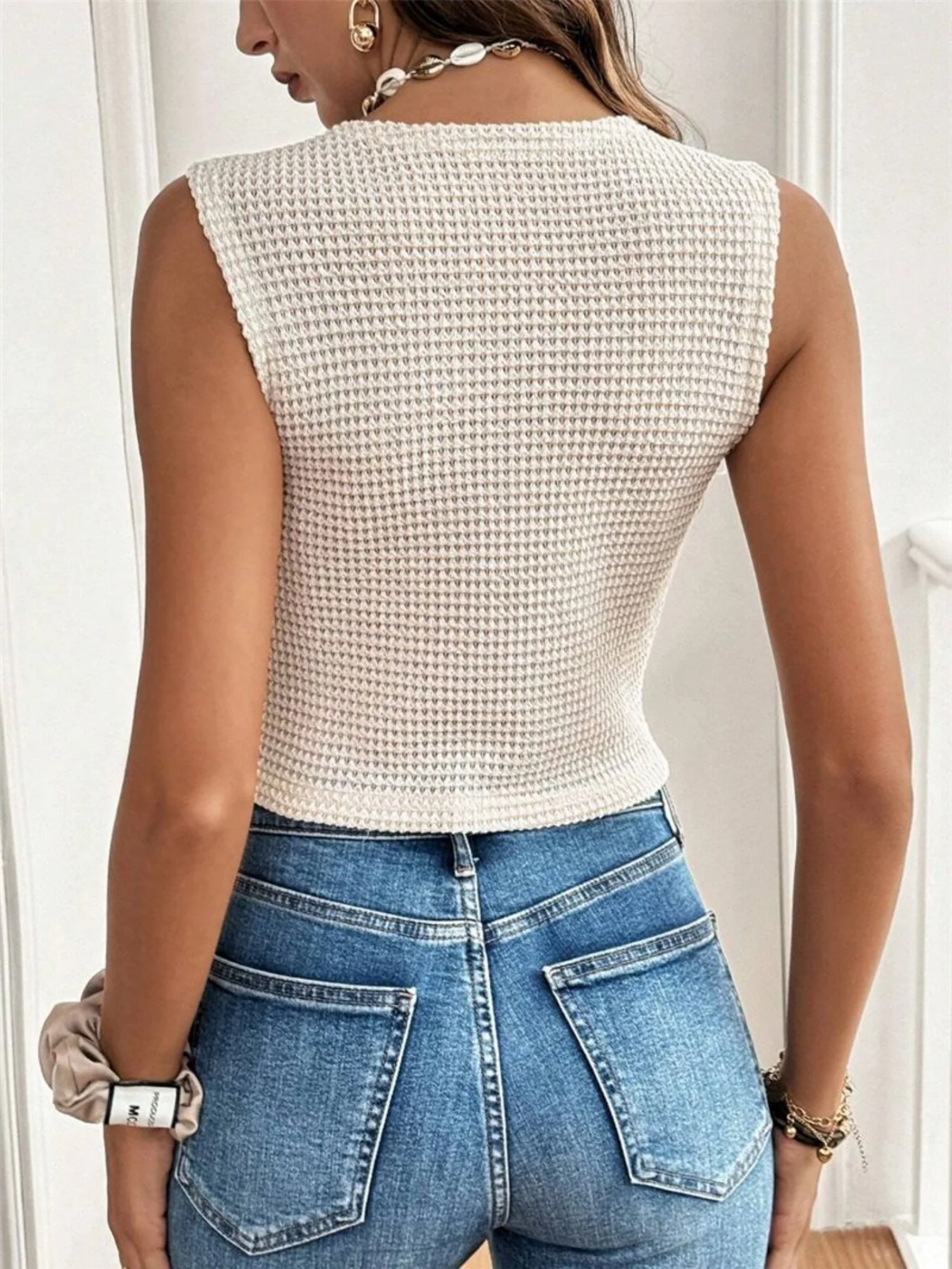 V-neck Sleeveless Three Buttons Women's Vest - Image 2