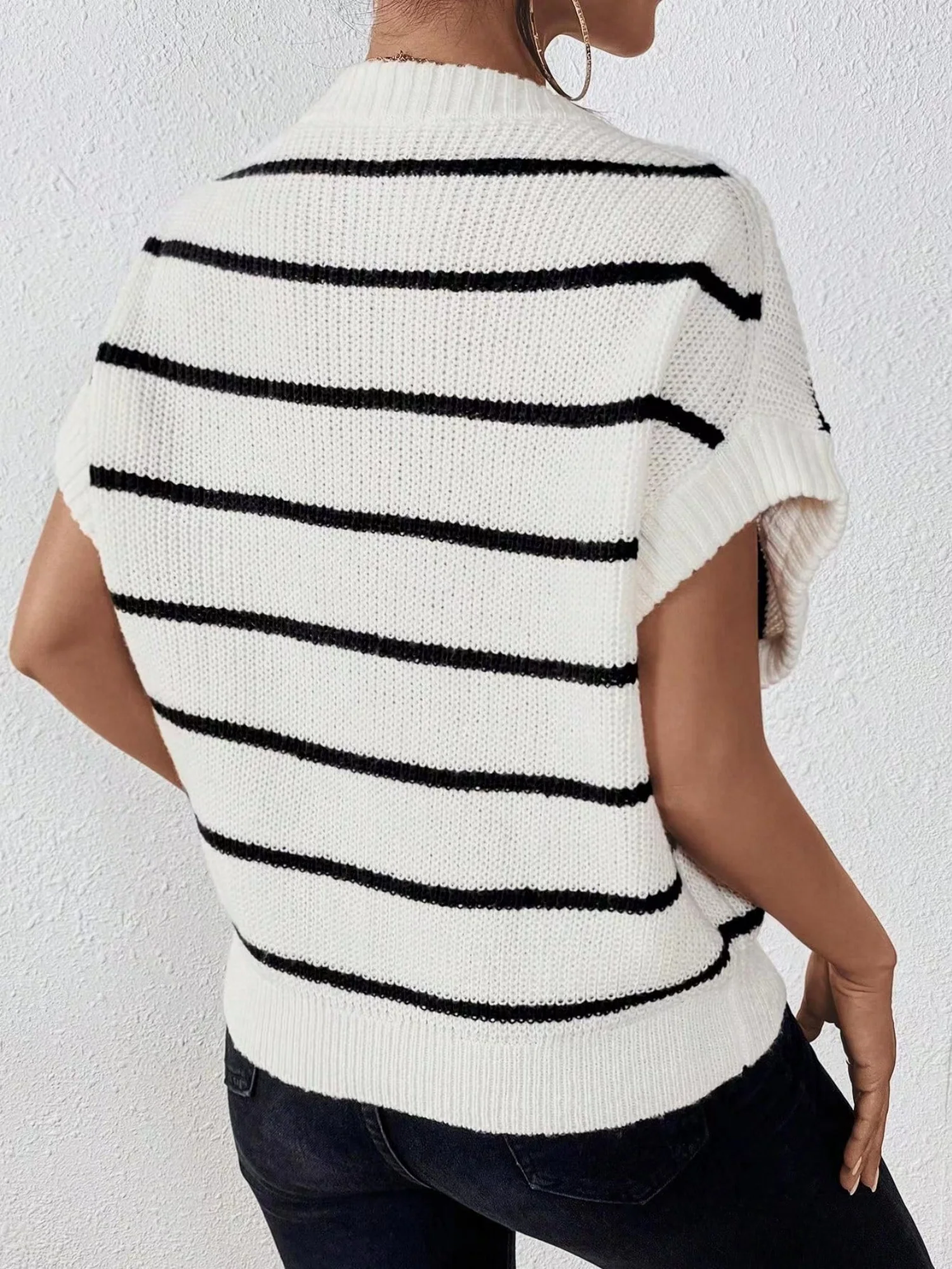 Stripes Color Matching Crew Neck Knitted T-shirt - Image 5