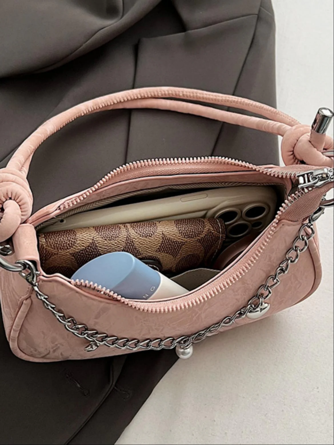 Heart-shaped Metal Chain Crossbody Bag - Image 16