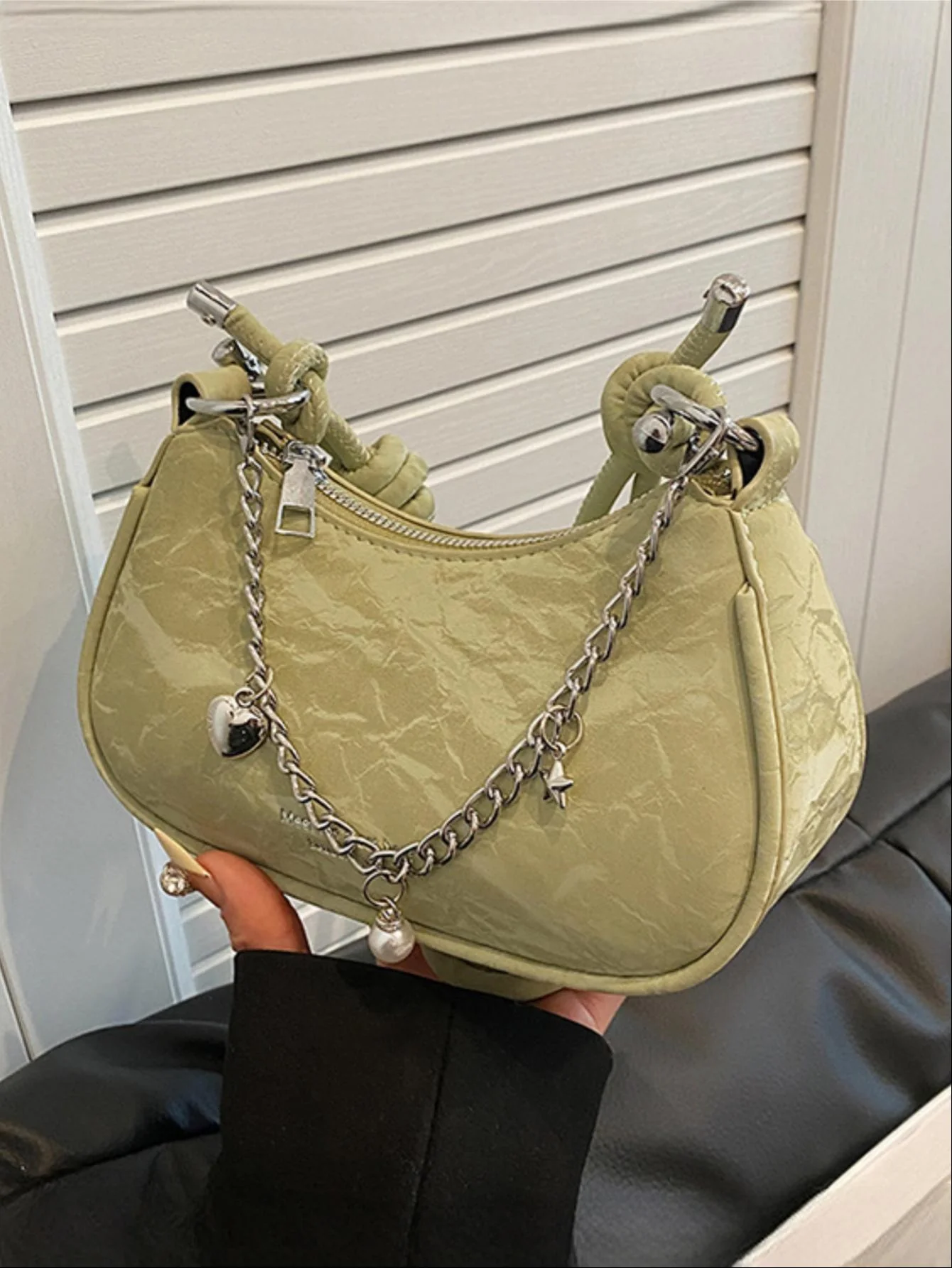 Heart-shaped Metal Chain Crossbody Bag - Image 3