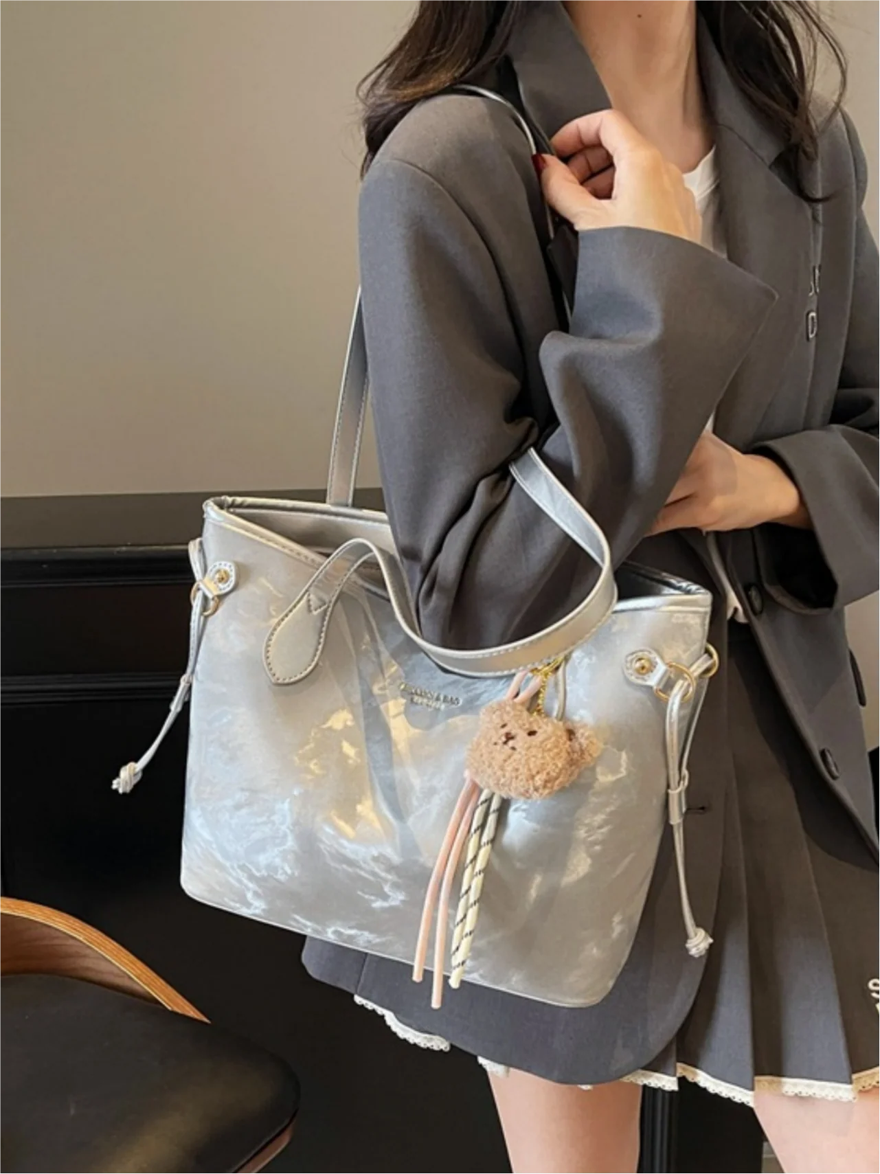 Large Capacity Stylish And Fresh Tote Bag - Image 20