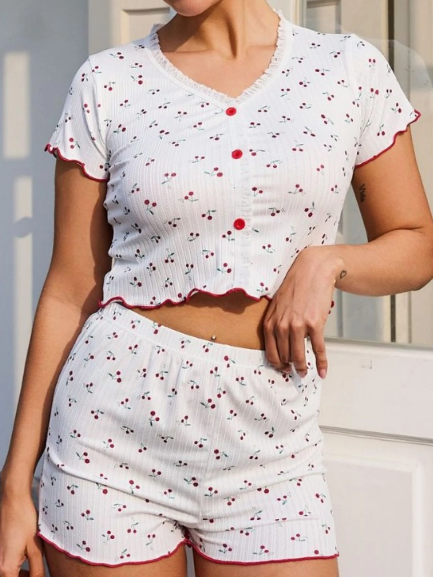 Printed Button Lace Short Sleeves And Shorts Pajama Set - Image 3
