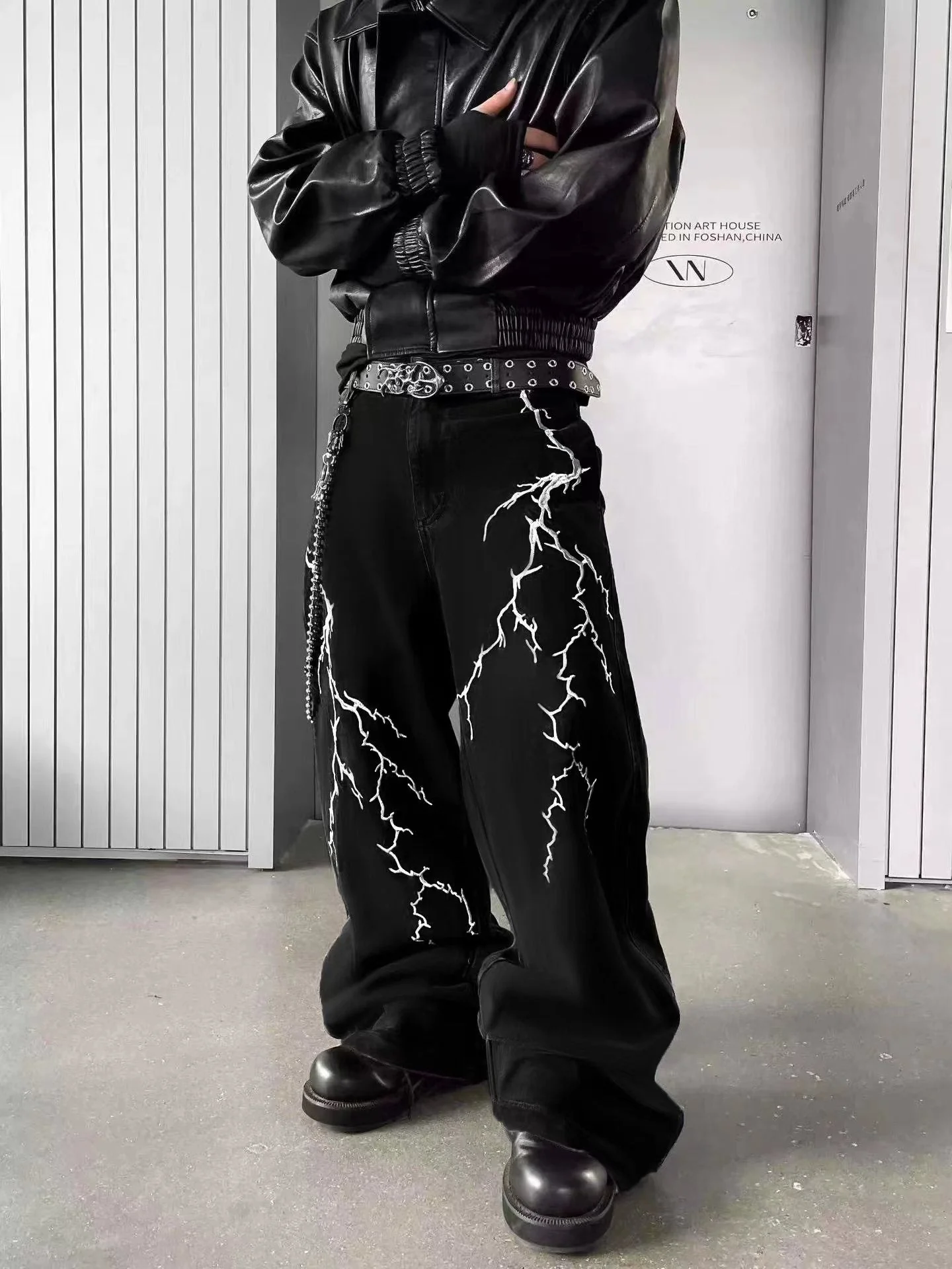 Embroidery Lightning Pattern Loose Jeans - Image 2