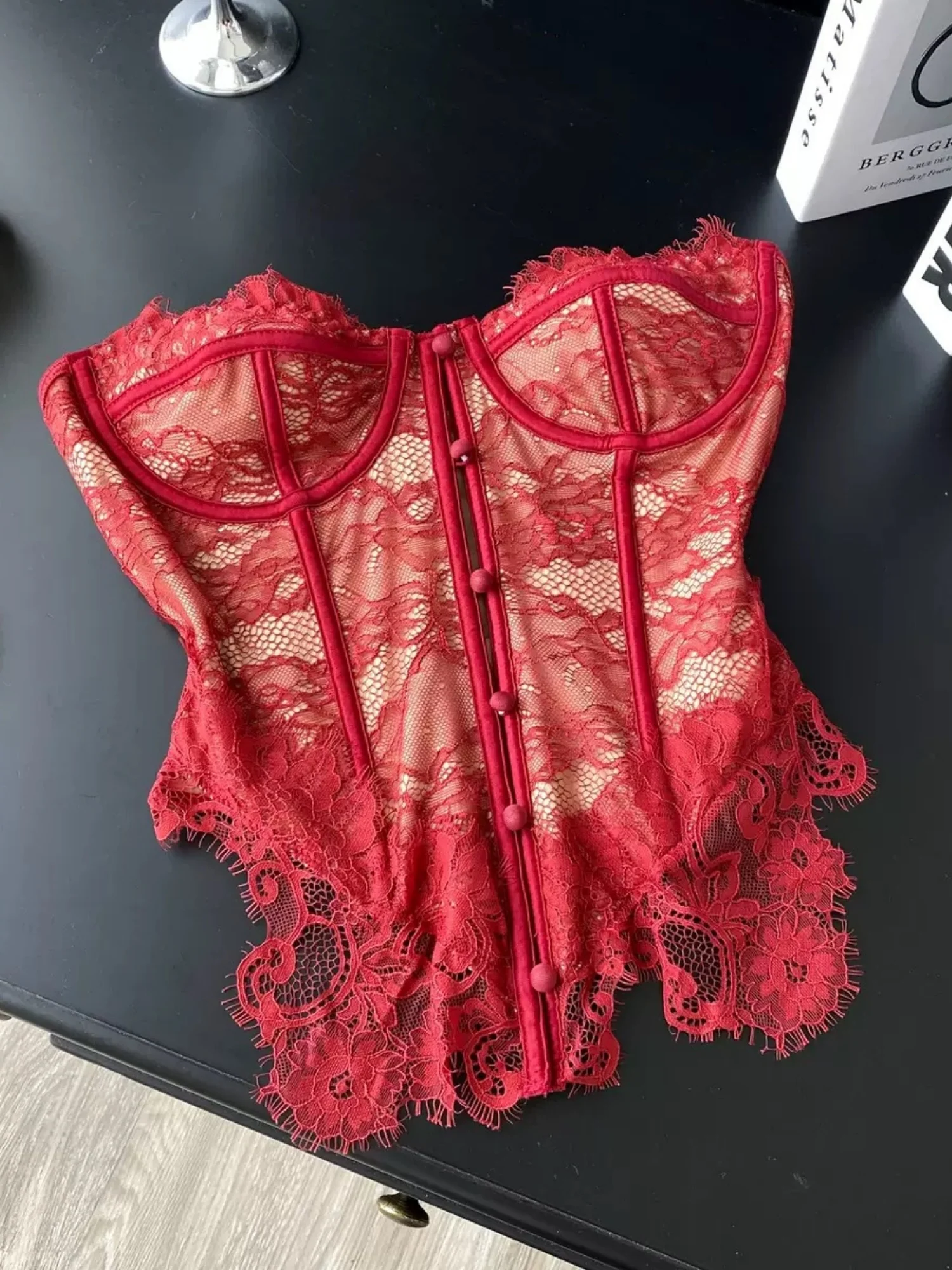 Lace Trim Fish Bones Splicing Button Cutout Bra Camisoles - Image 5