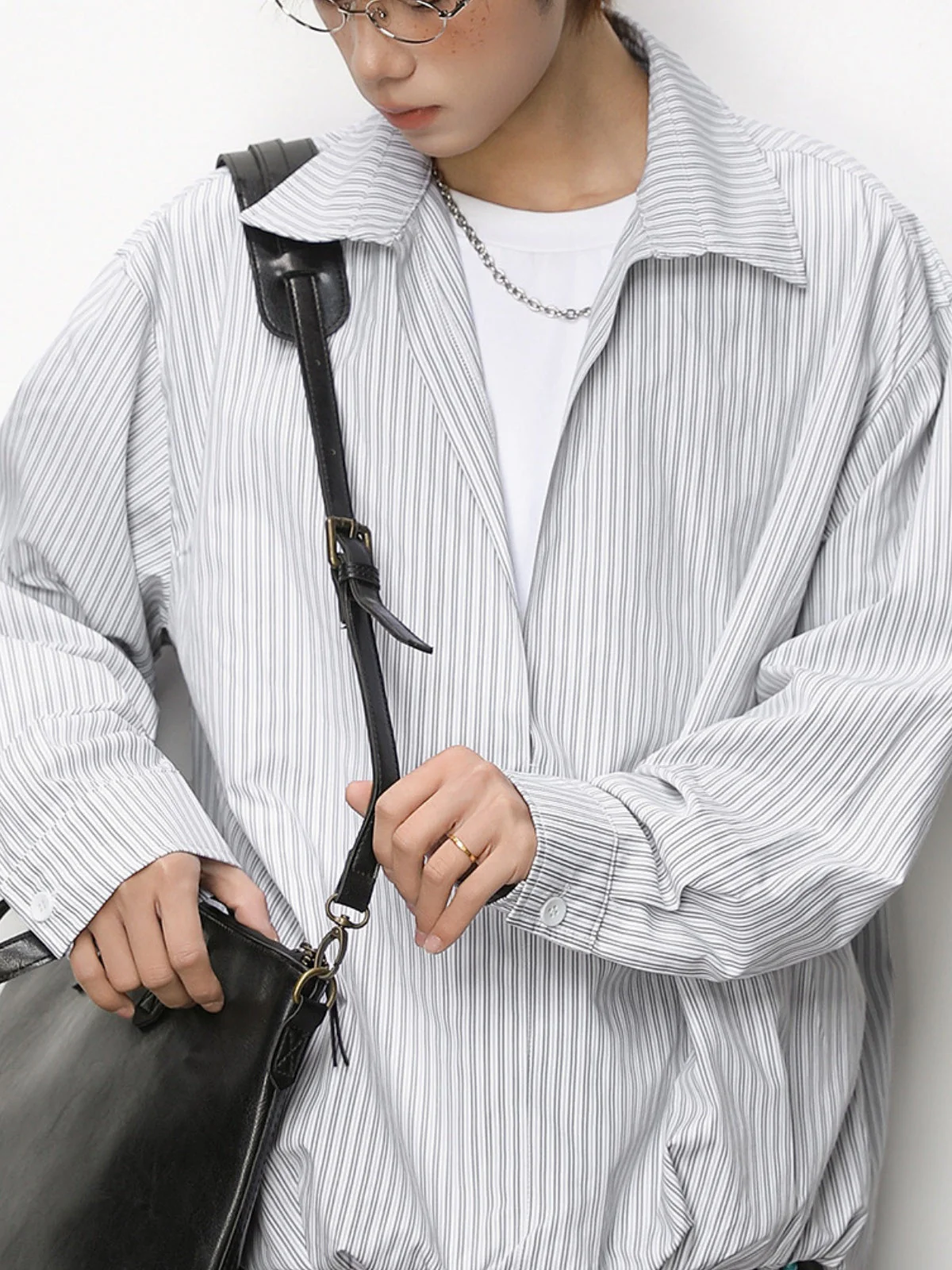 Deep V Layered-look Boxy Shirts - Image 5