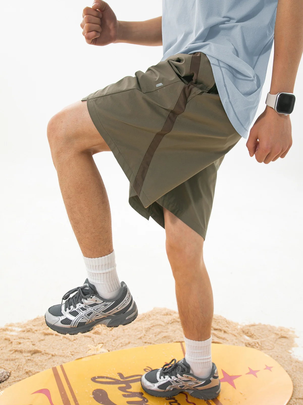 Lightweight Breathable Loose-fit Five Points Shorts - Image 3