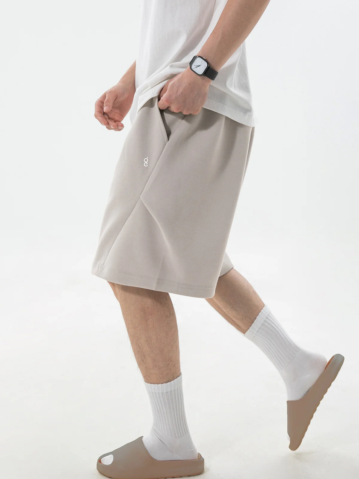 Geometry Simple Gathering Loose-fit Five Points Shorts - Image 3