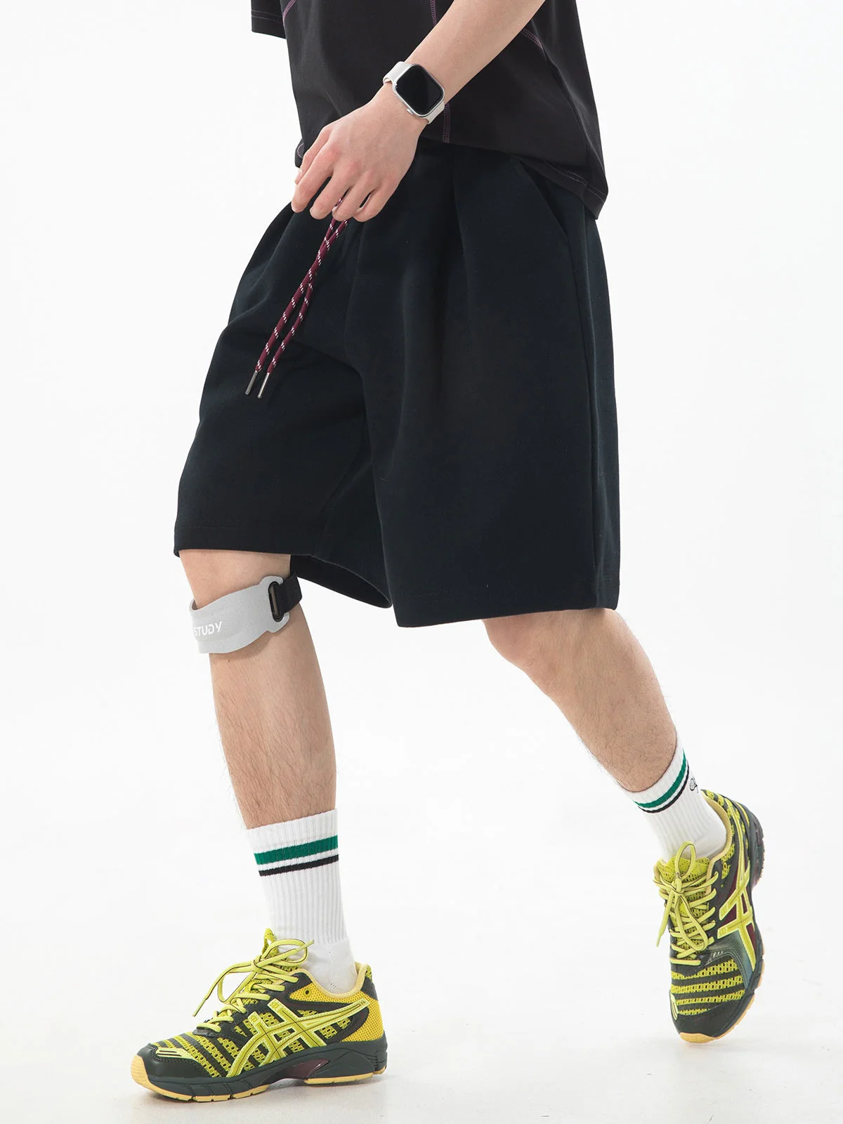 Color-blocked Waist Rope Five Points Shorts - Image 4