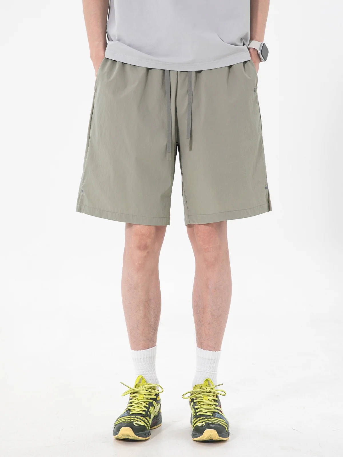 Lightweight Breathable Loose-fit Shorts - Image 4