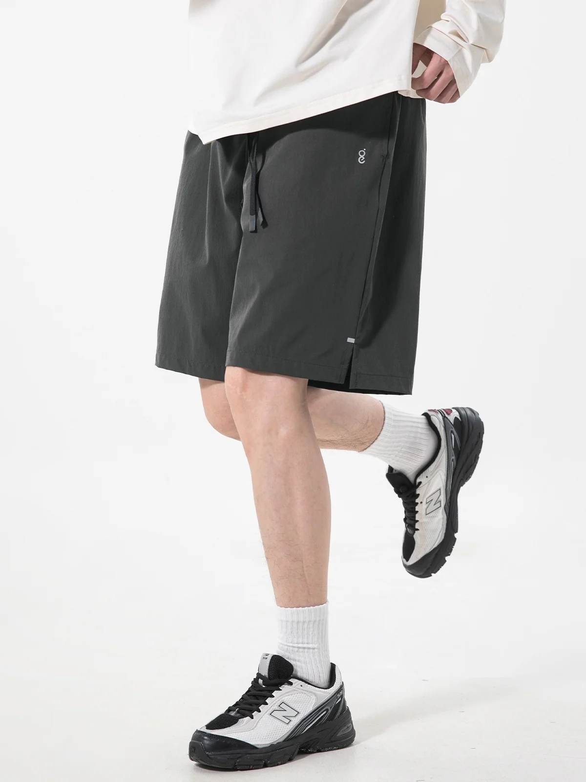 Lightweight Breathable Loose-fit Shorts - Image 7