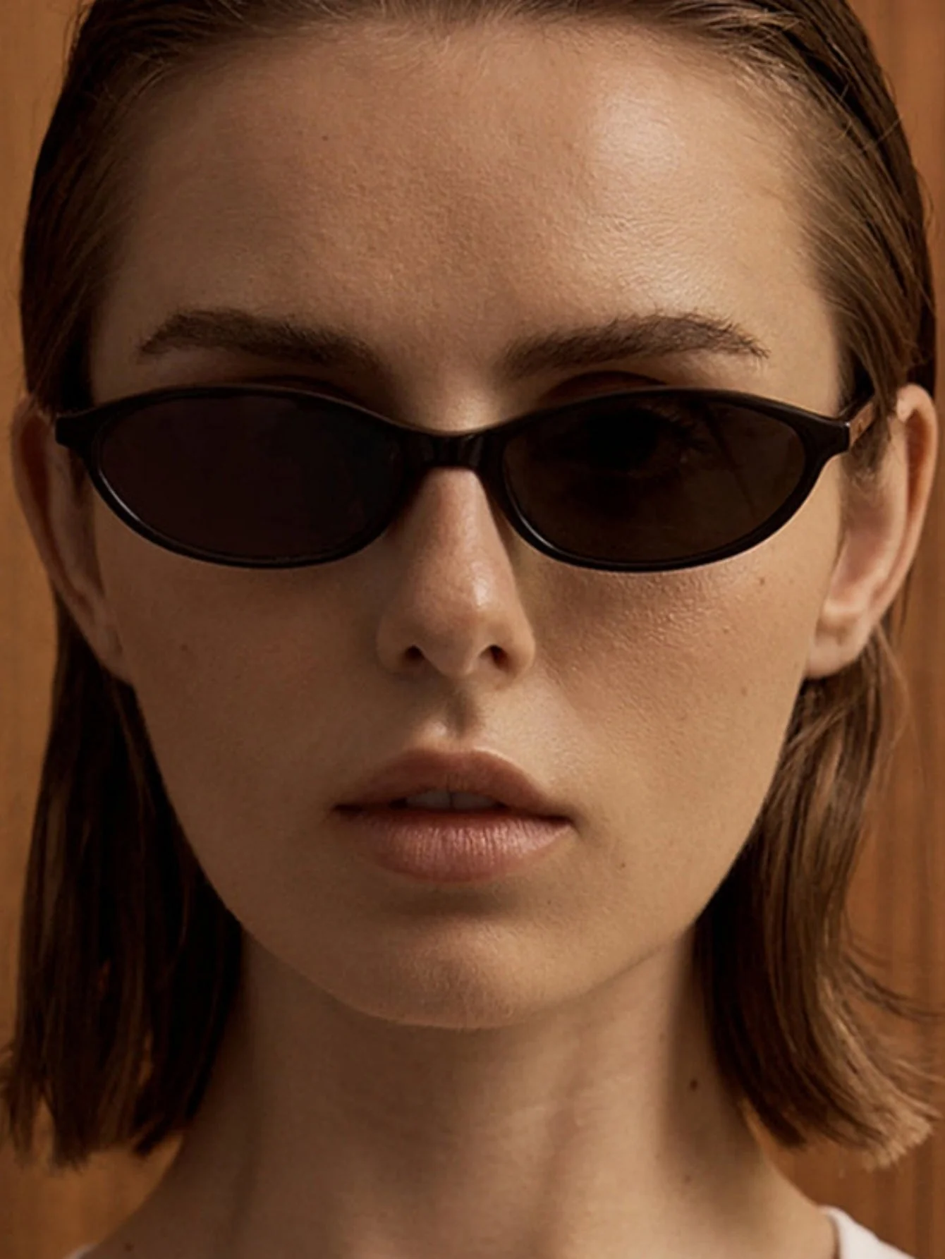 Oval-shaped Small-framed Sunglasses - Image 3