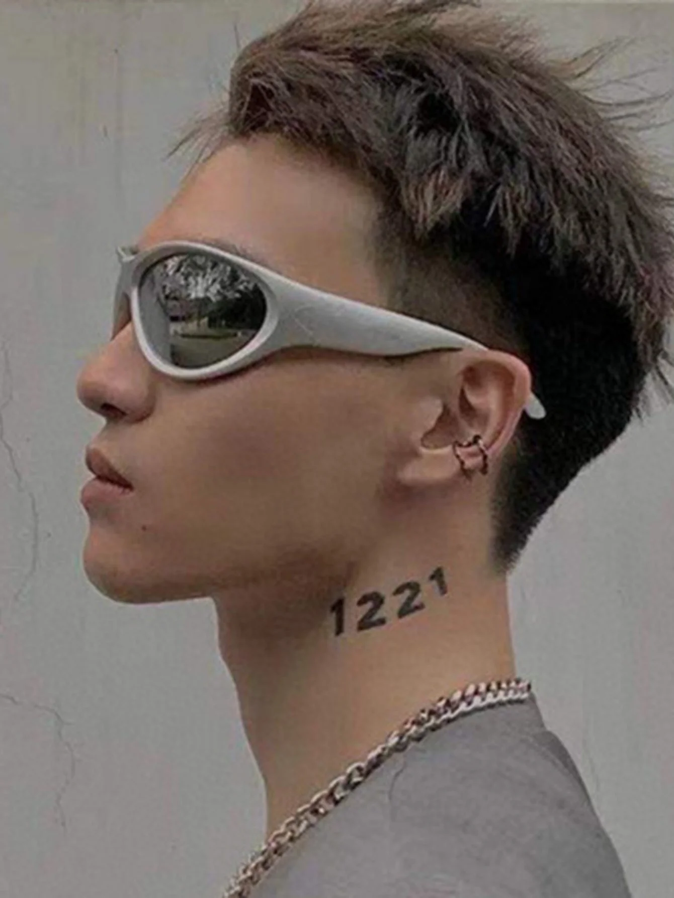 Futuristic Punk Sunglasses - Image 3