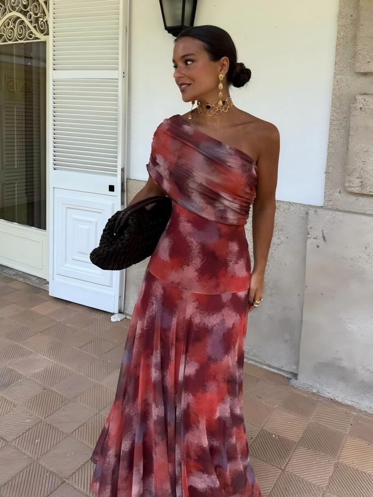 Vacation-style One-shoulder Fitted Long Dress - Image 3
