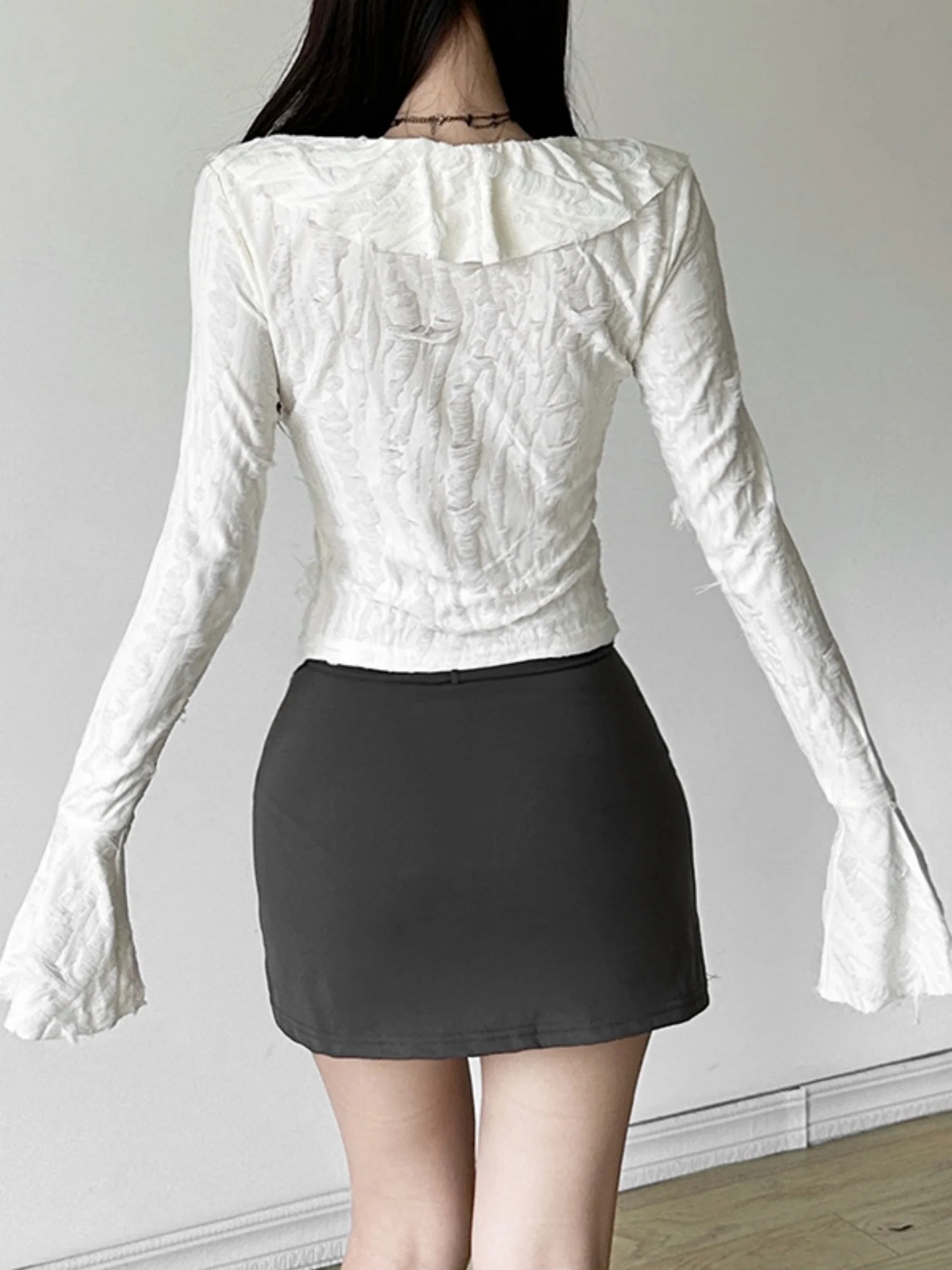 Ruffle Ribbon Bow Ripped Long Sleeves T-shirts - Image 2