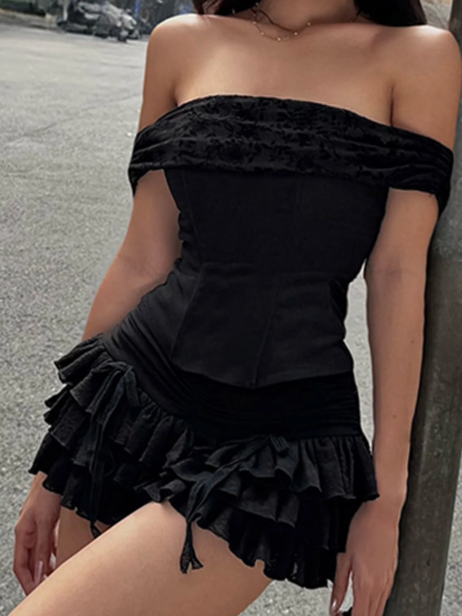 Ruffle Off-shoulder Strapless Top Skirts 2-piece Sets - Image 3