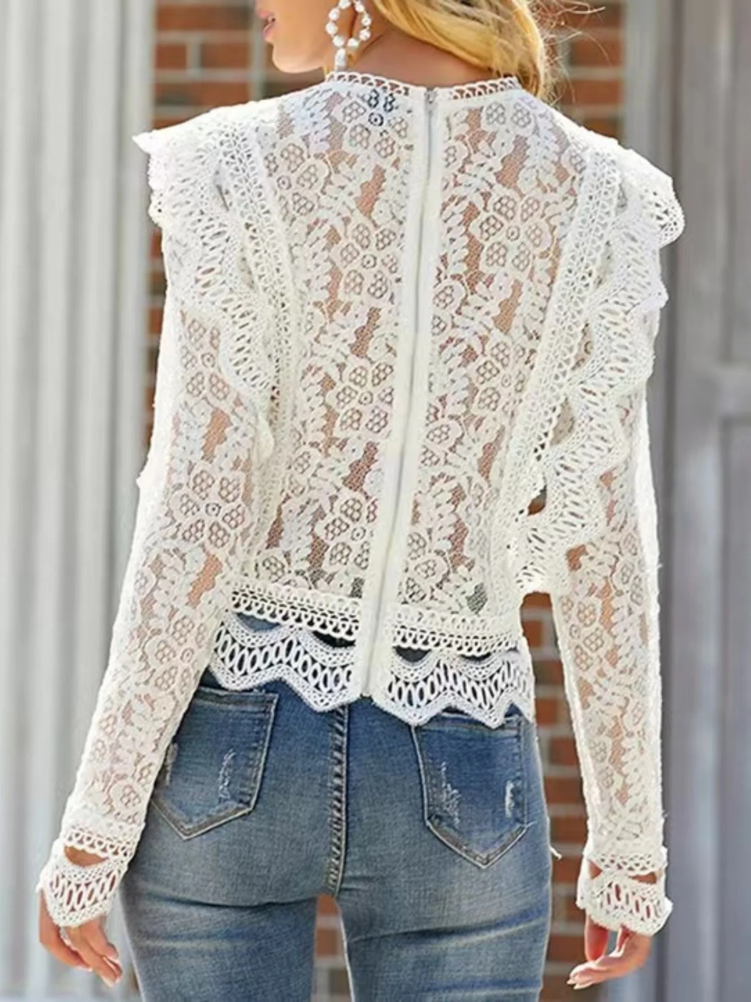 Lace Cutout Patchwork Lace Long-sleeved T-shirt - Image 2
