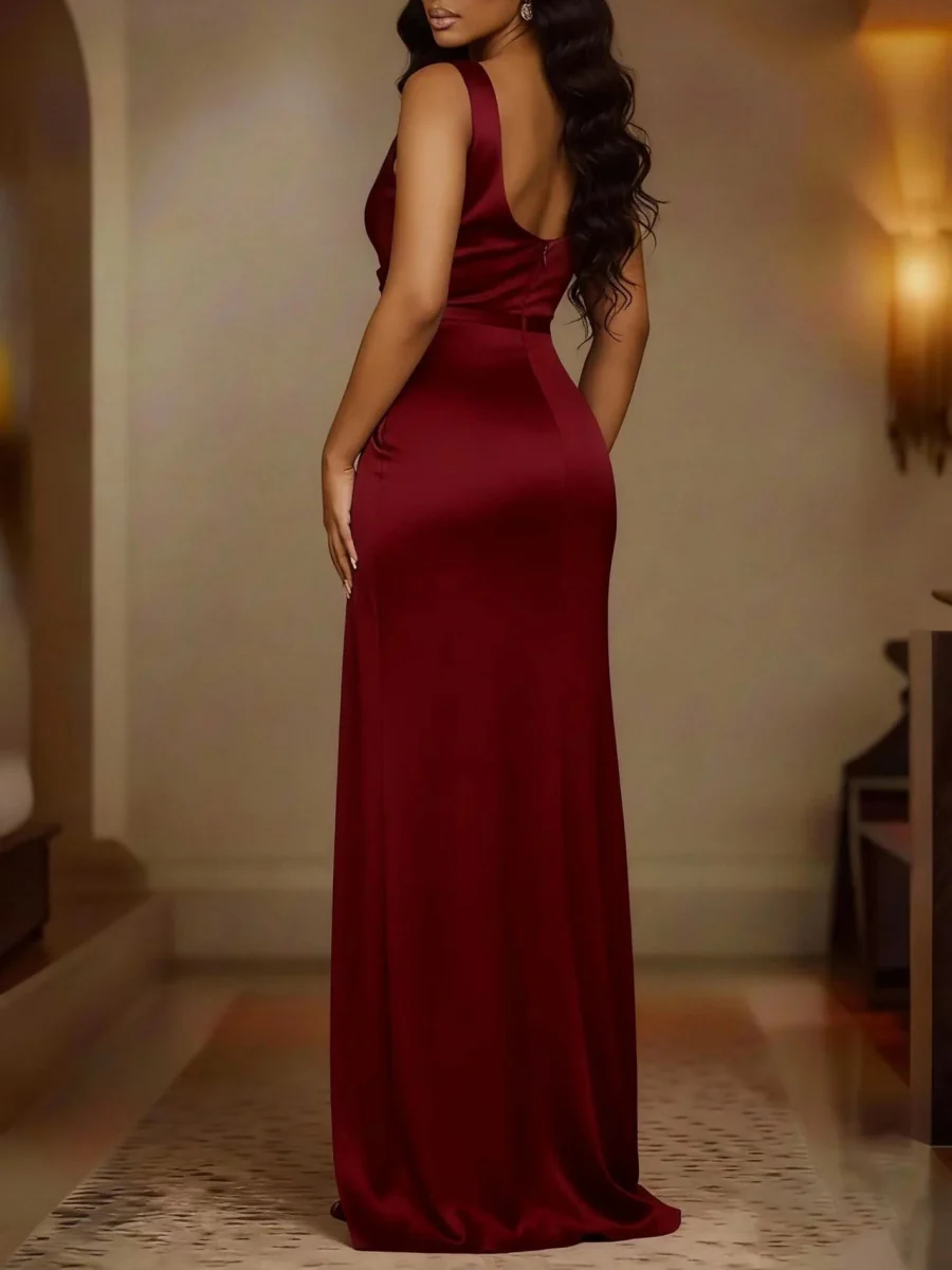 Long Sleeveless Satin Dress With Slits And Pleats At The Hem - Image 8