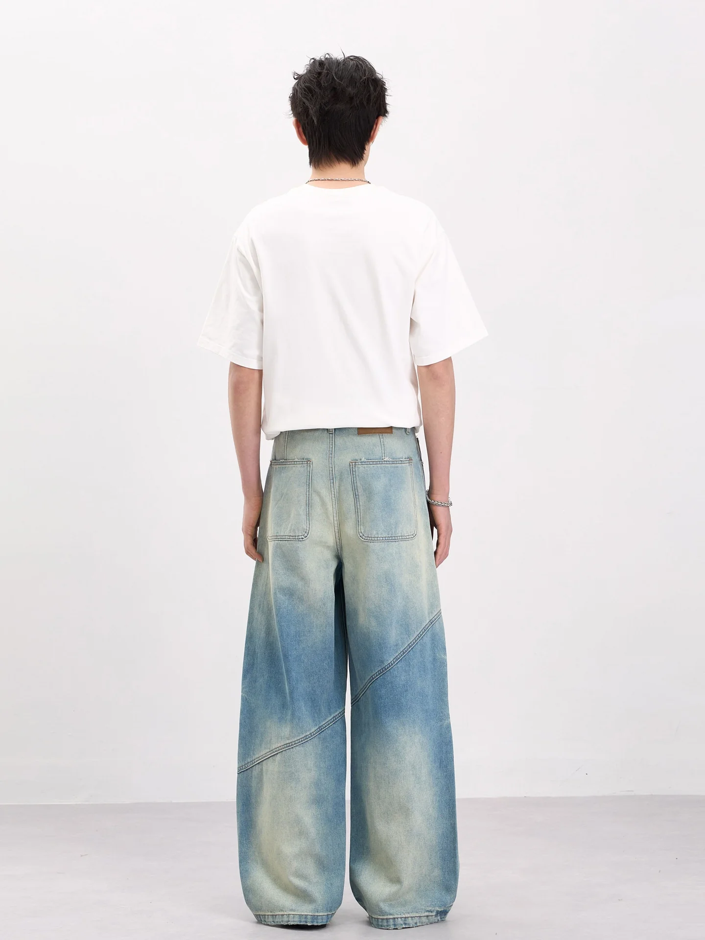 Gradient Washed Hole Jeans - Image 4