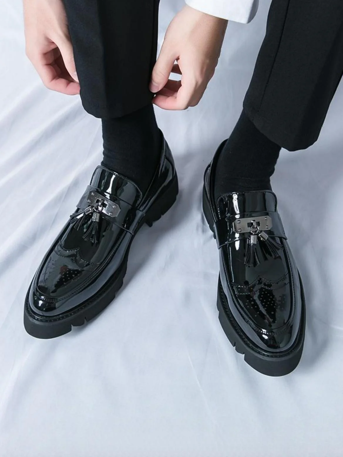 Tassel Metal Buckle Platform Slip-on Loafers