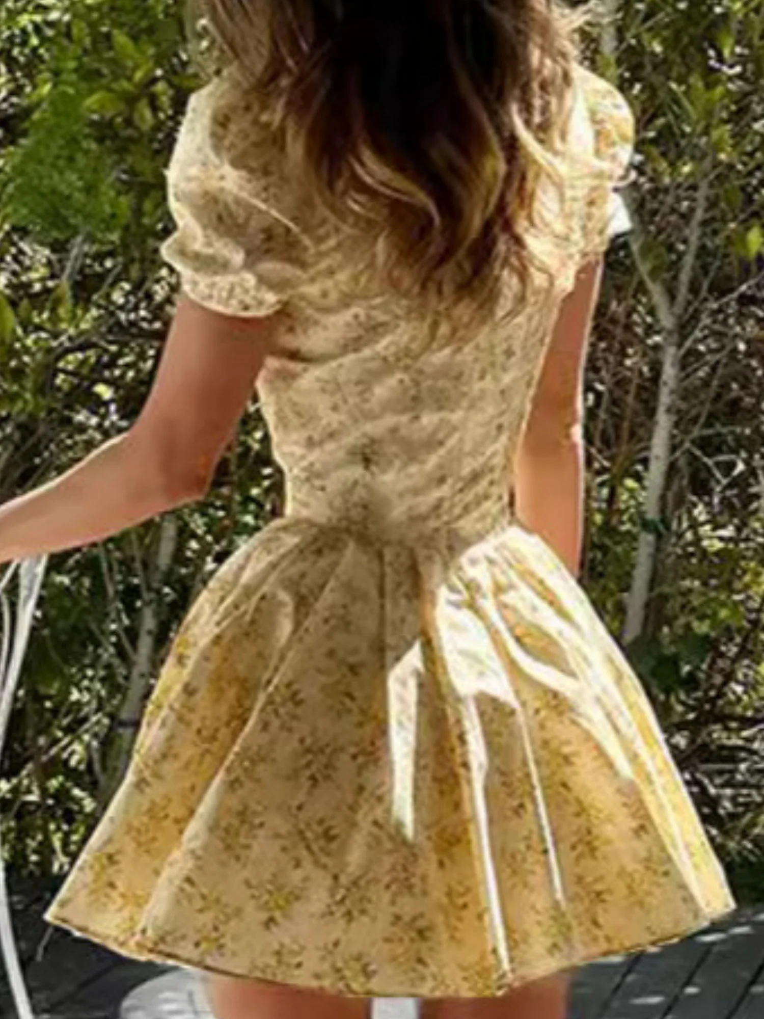 Floral Deep V-neck Waist Puffy Short-sleeved Pleated Mini&Short Dresses - Image 3