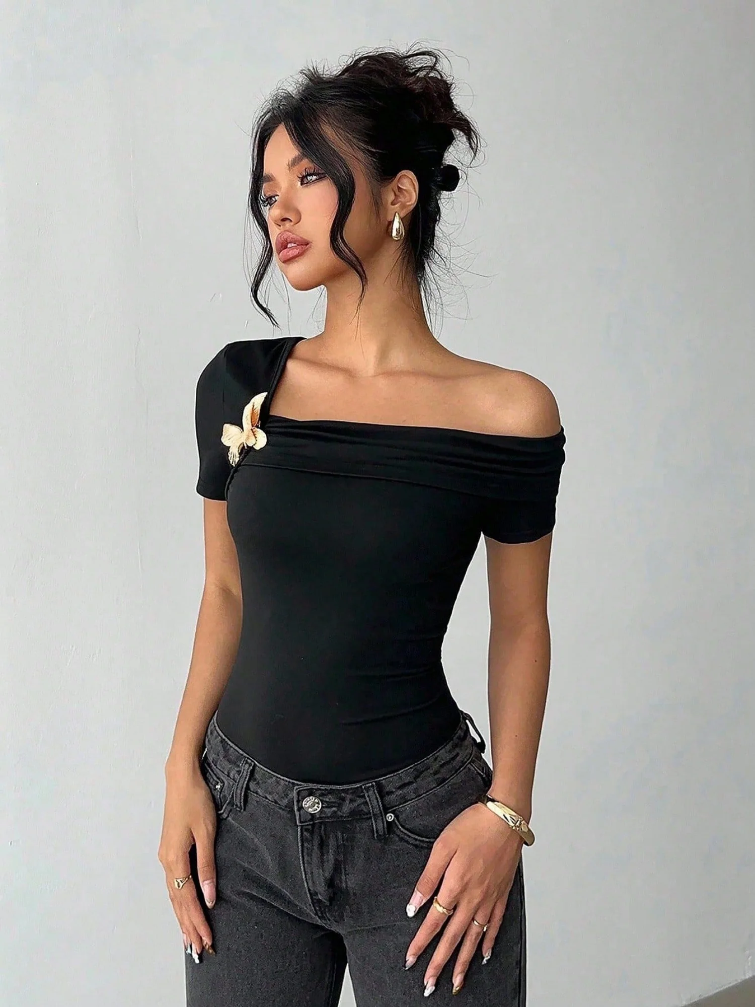 3D Butterfly Asymmetrical Neckline And Off-shoulder T-shirts - Image 4