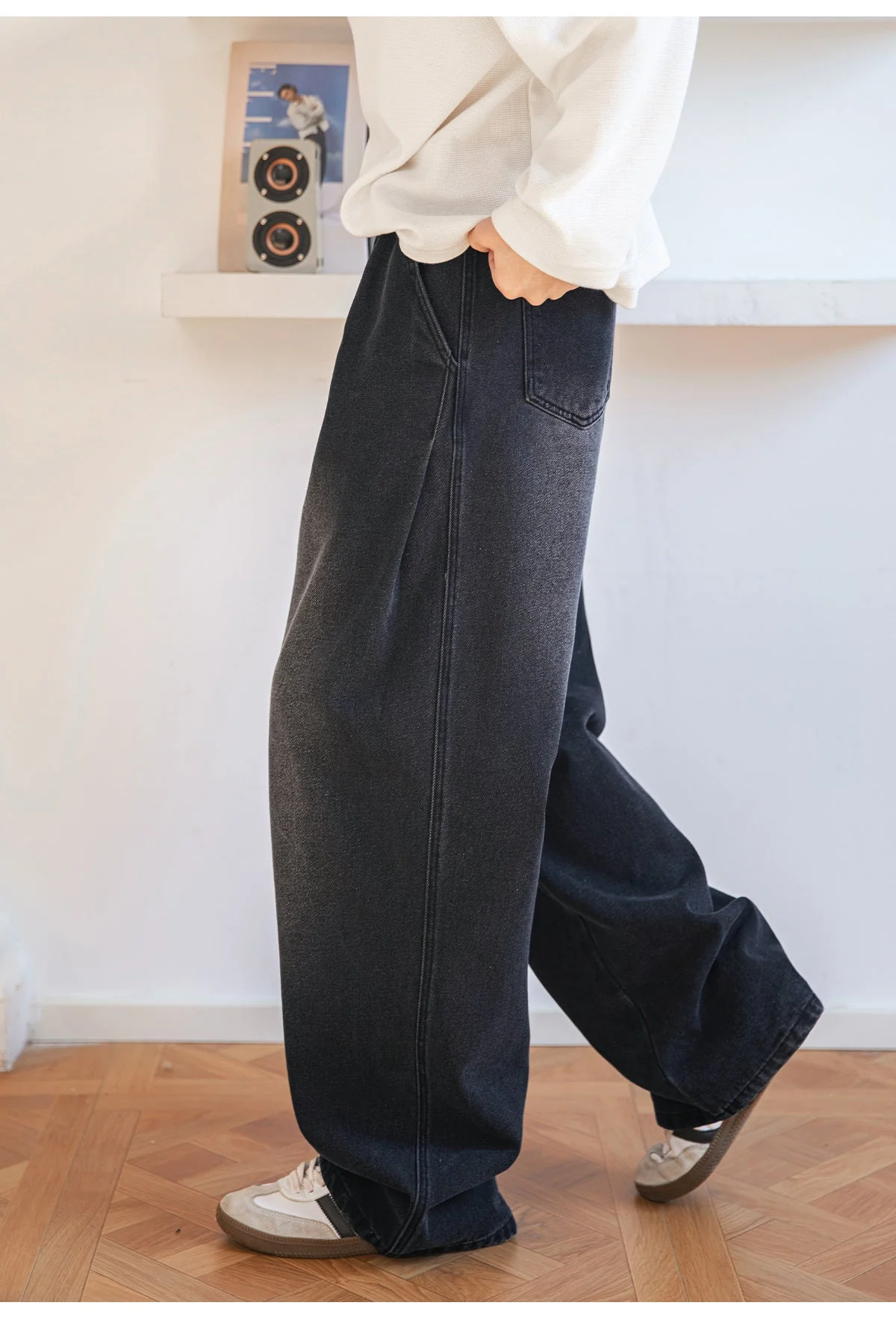 Distressed Washed Loose-fit Straight-fit Jeans - Image 6