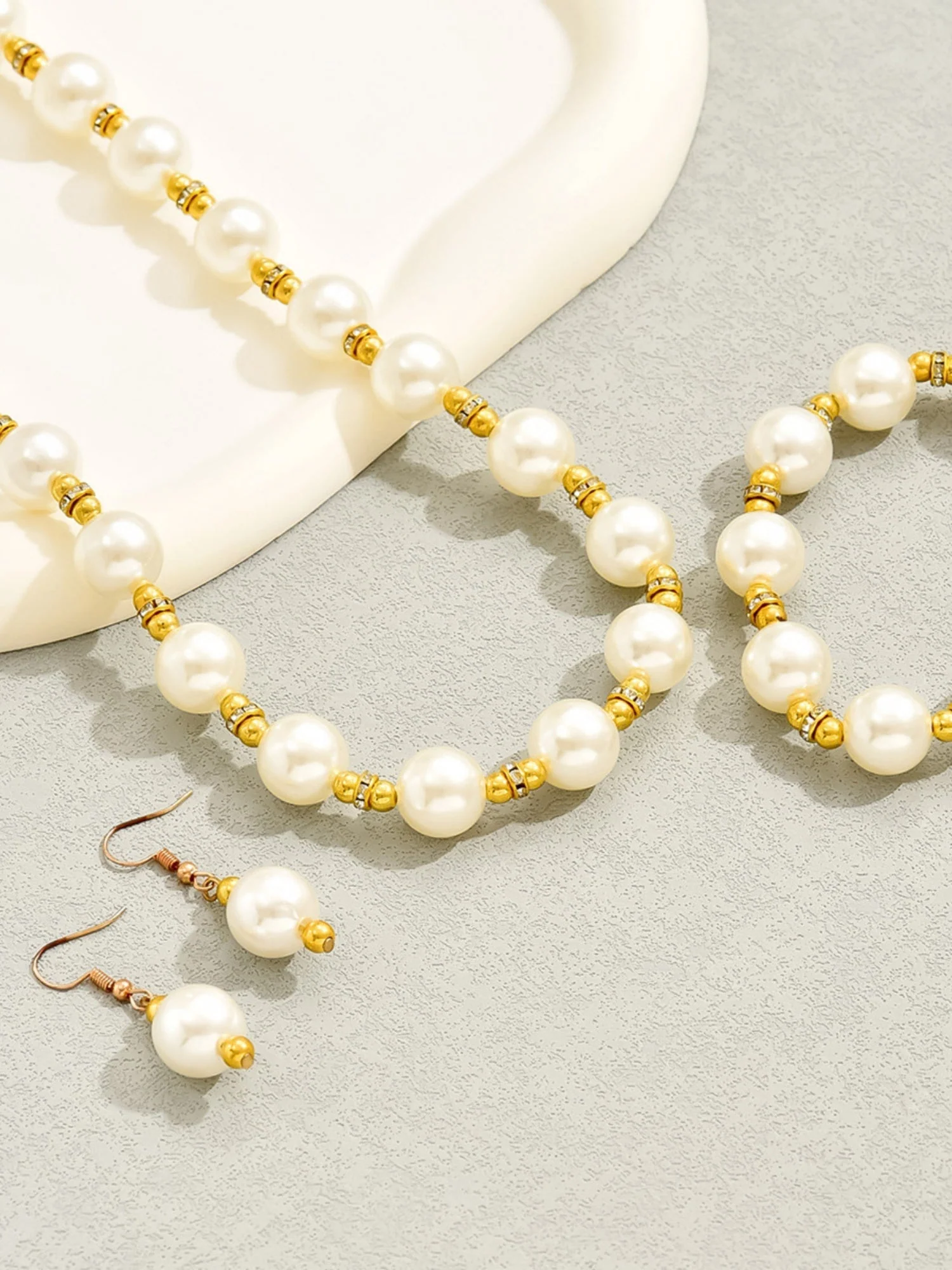 Mother-of-pearl Necklace And Earrings Bracelet Jewelry Sets - Image 3