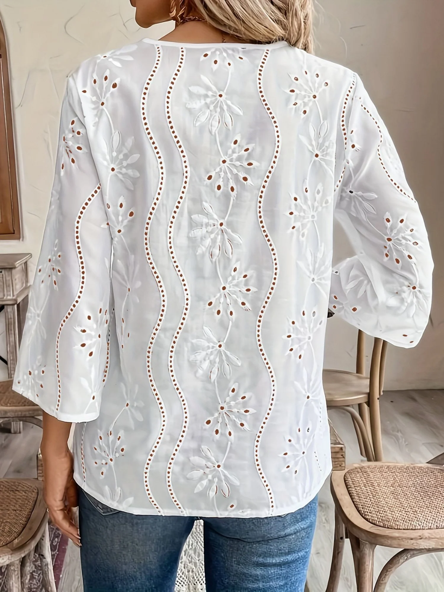 Lace Cutout Chiffon Embroidery V-neck  Flare Sleeve Long-sleeved T-shirt - Image 2