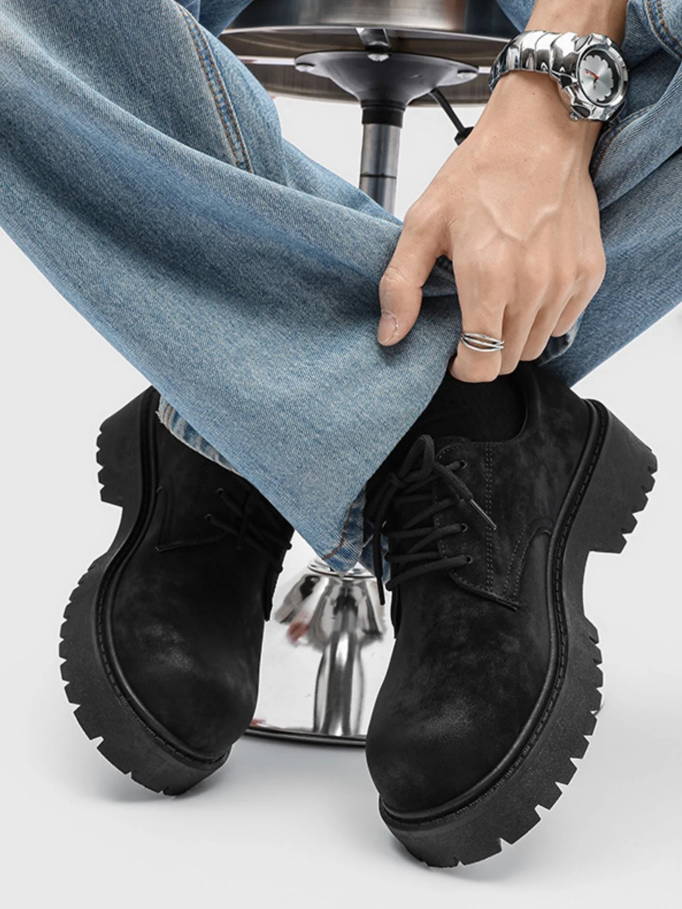 Retro-style Distressed Platform Derby Shoes