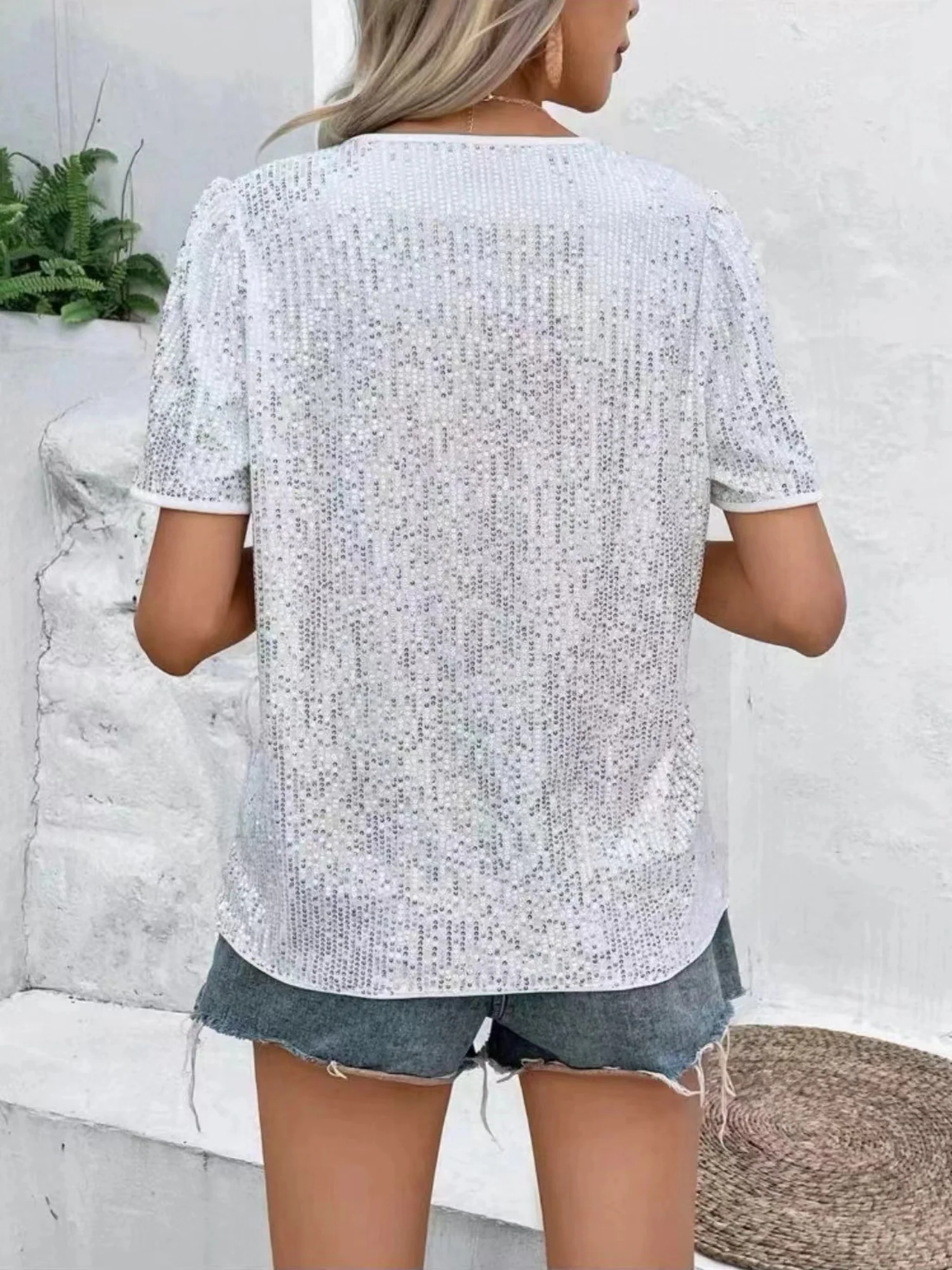 Sequins V-neck Short Sleeve T-shirt - Image 8