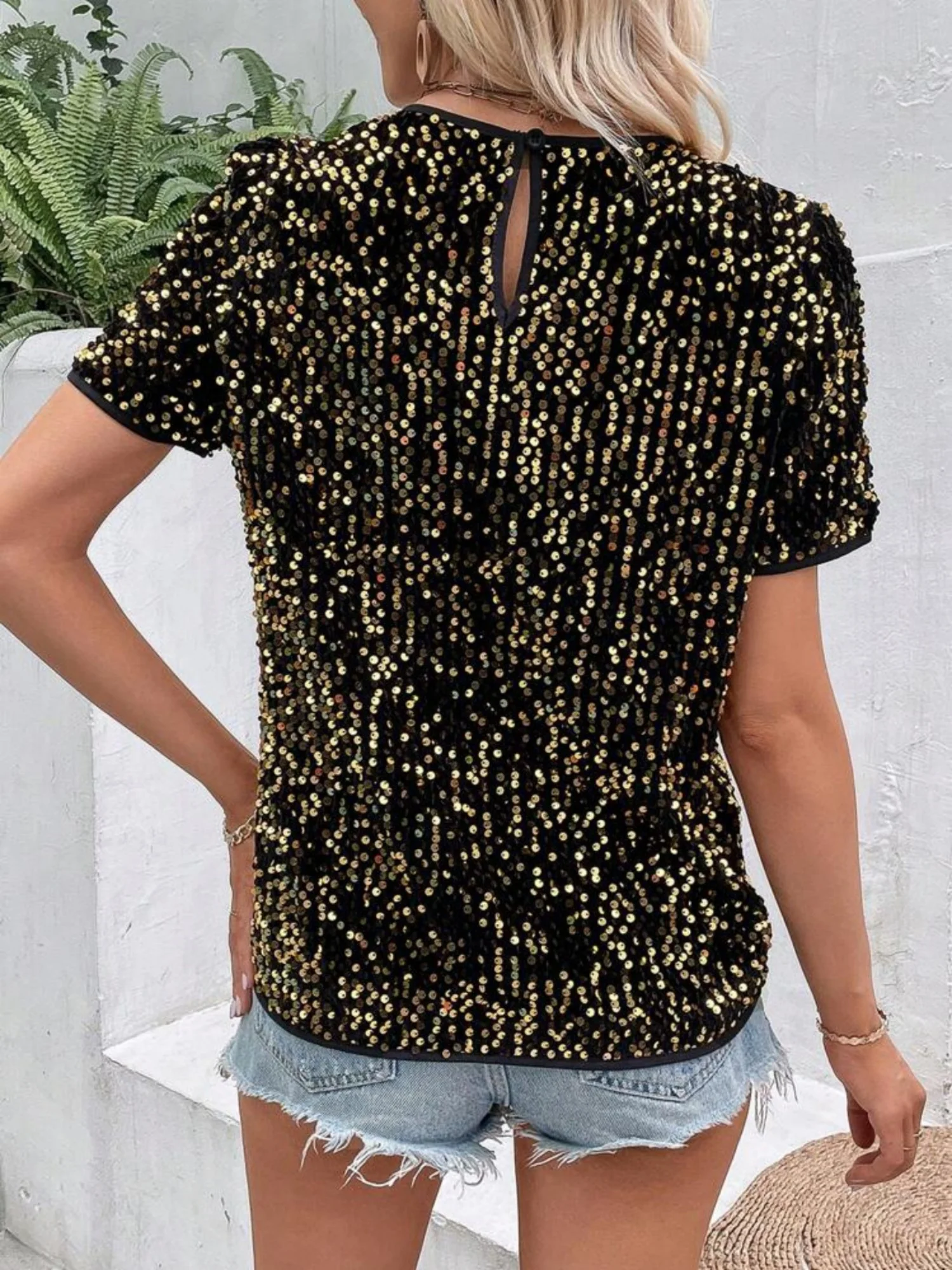 Sequins Crew Neck Short Sleeve T-shirt - Image 14